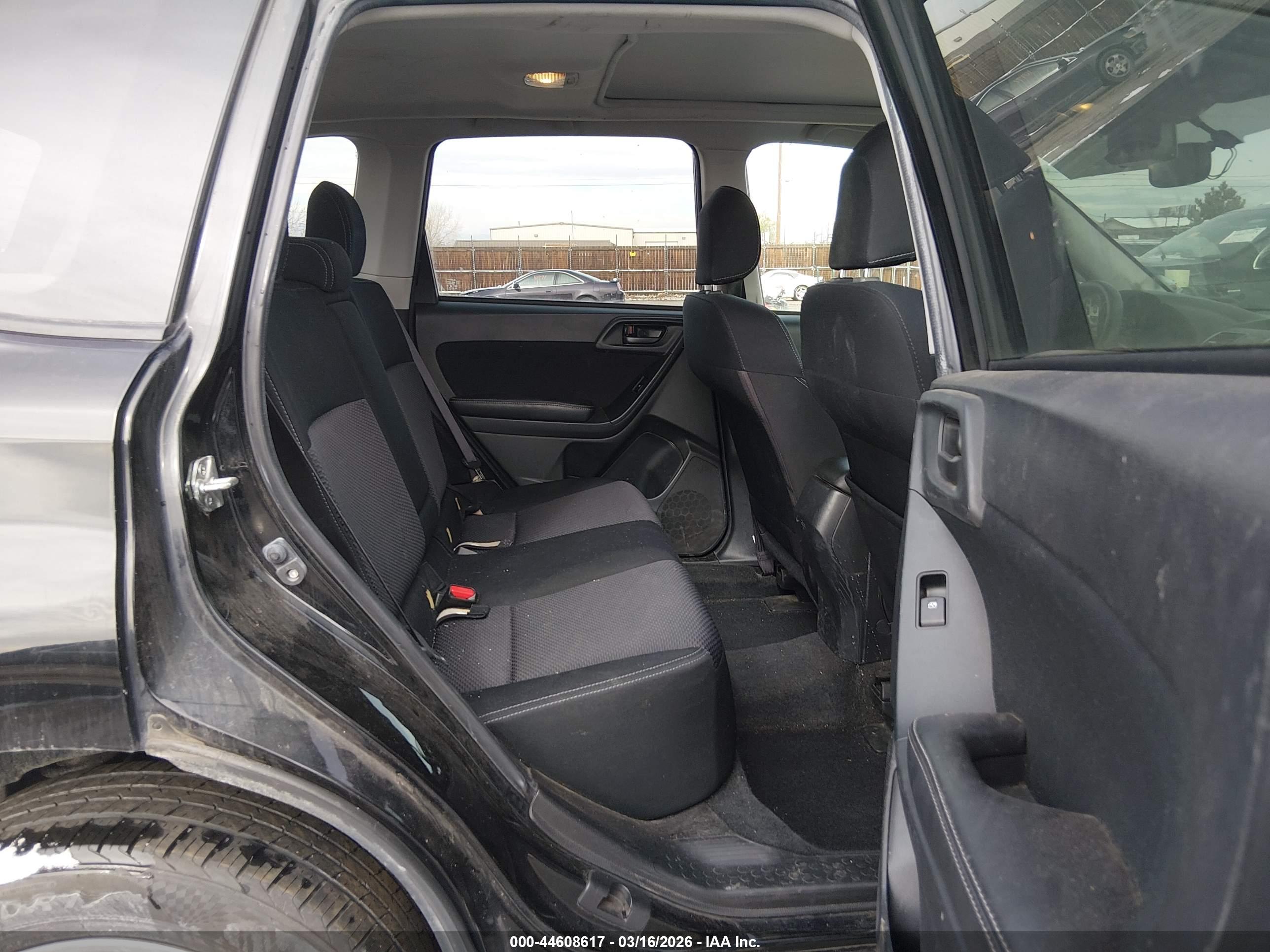 SUBARU FORESTER image 8