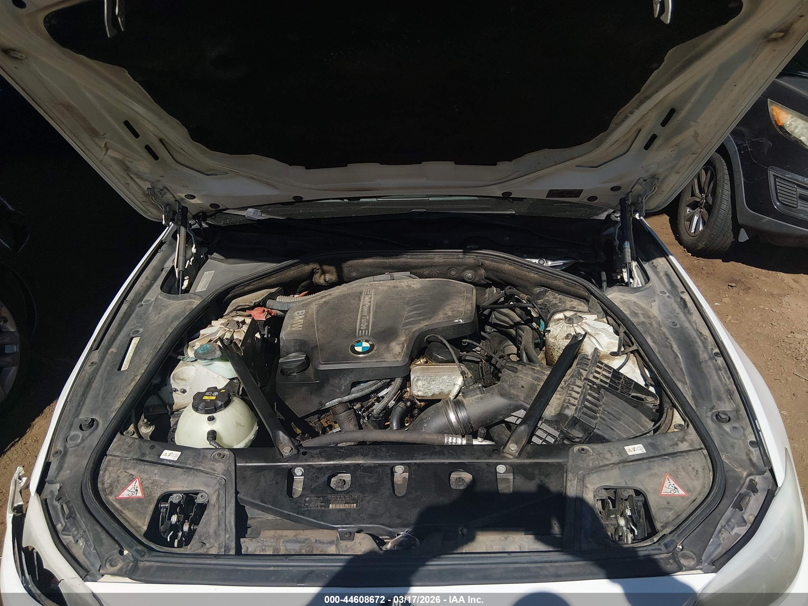BMW 528I image 10