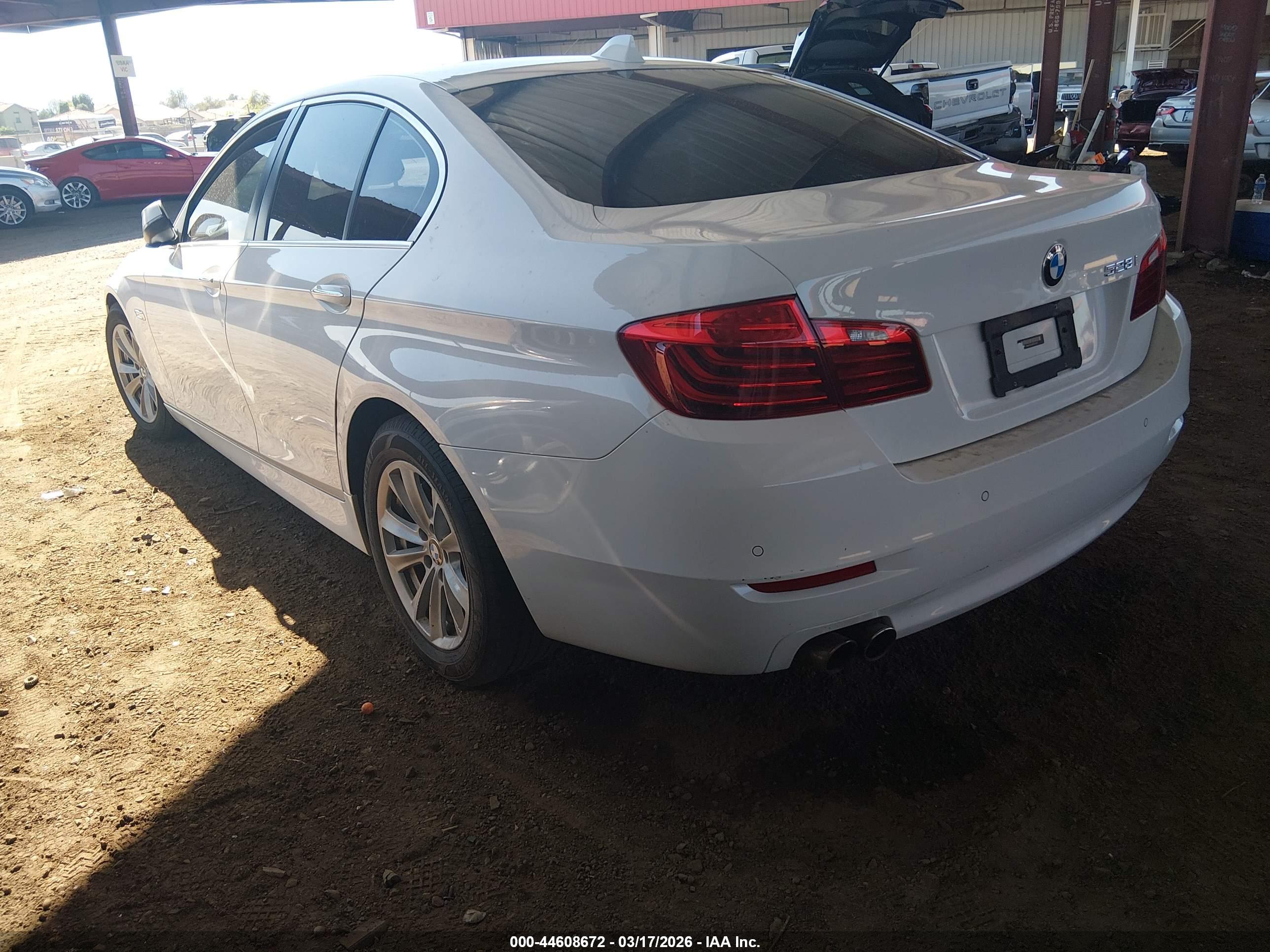 BMW 528I image 3
