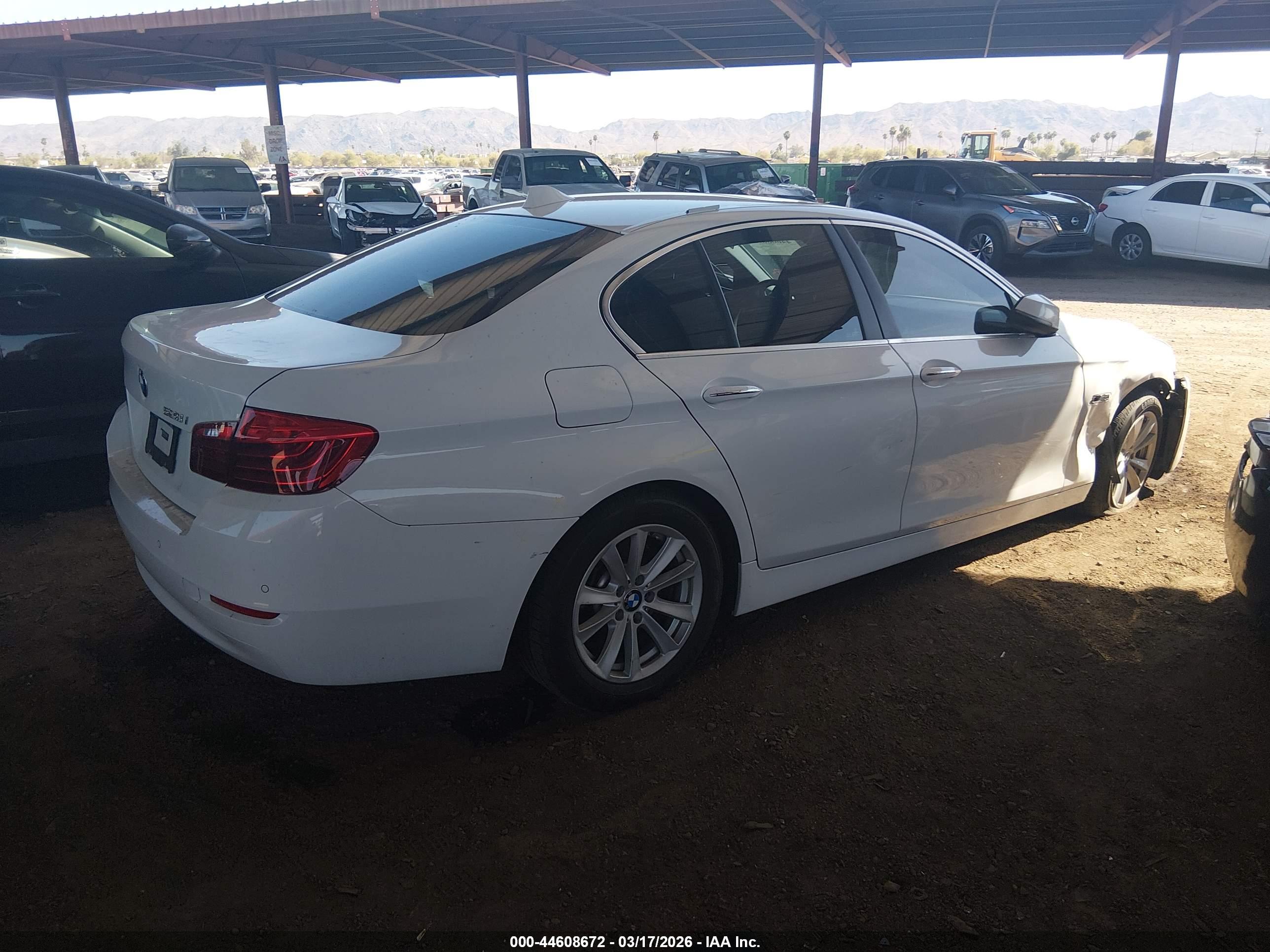 BMW 528I image 4