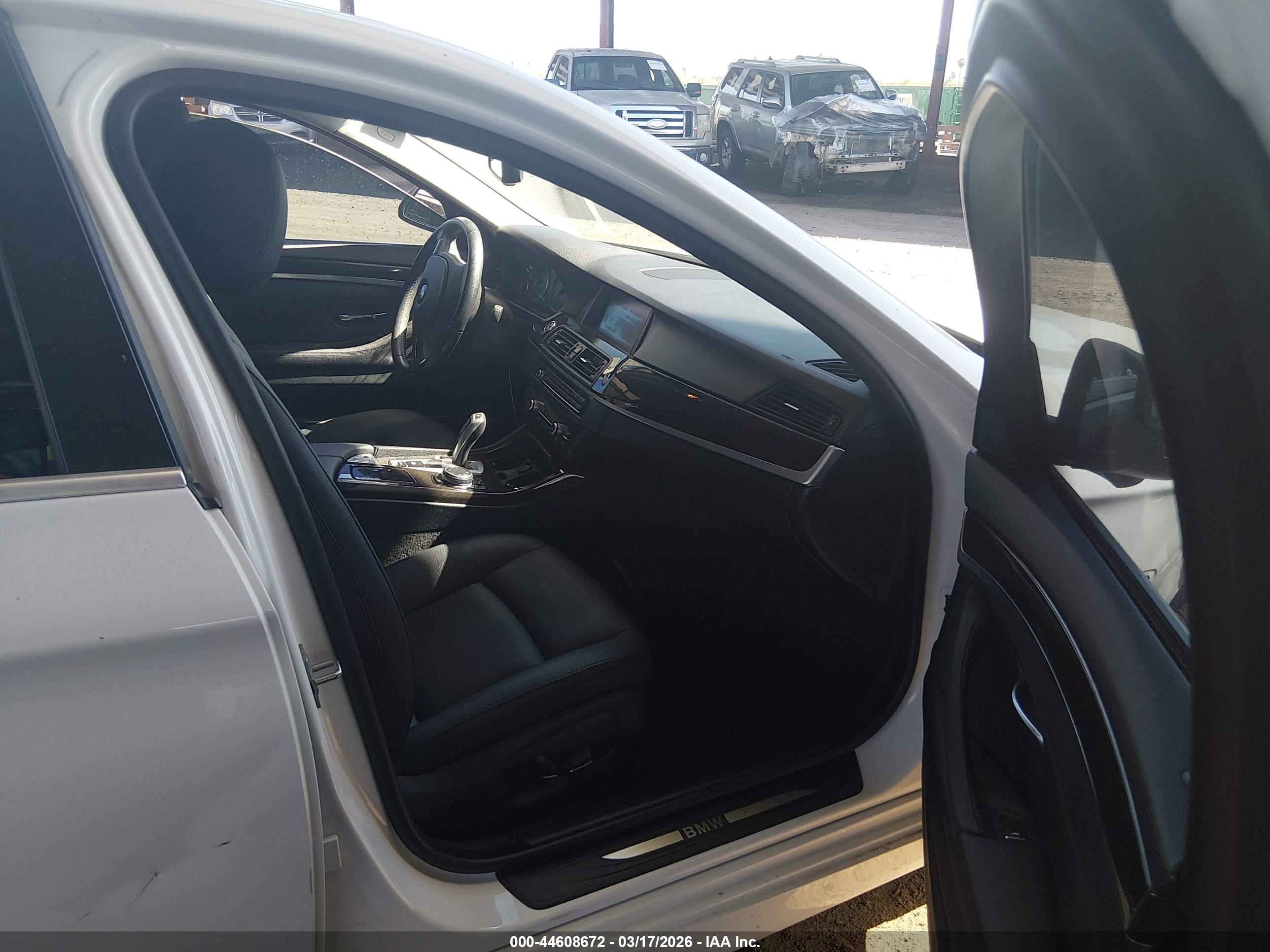 BMW 528I image 5