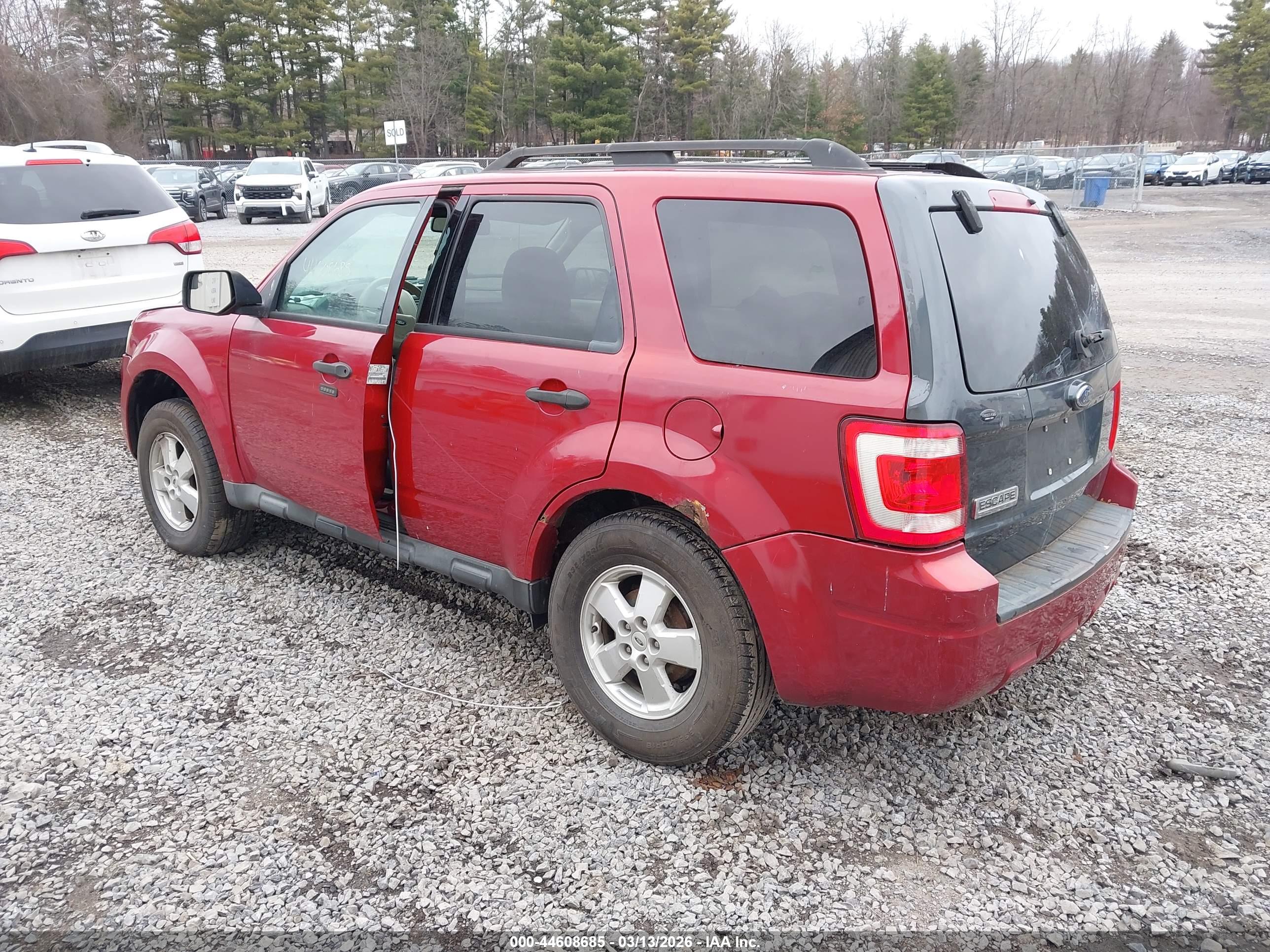 FORD ESCAPE image 3