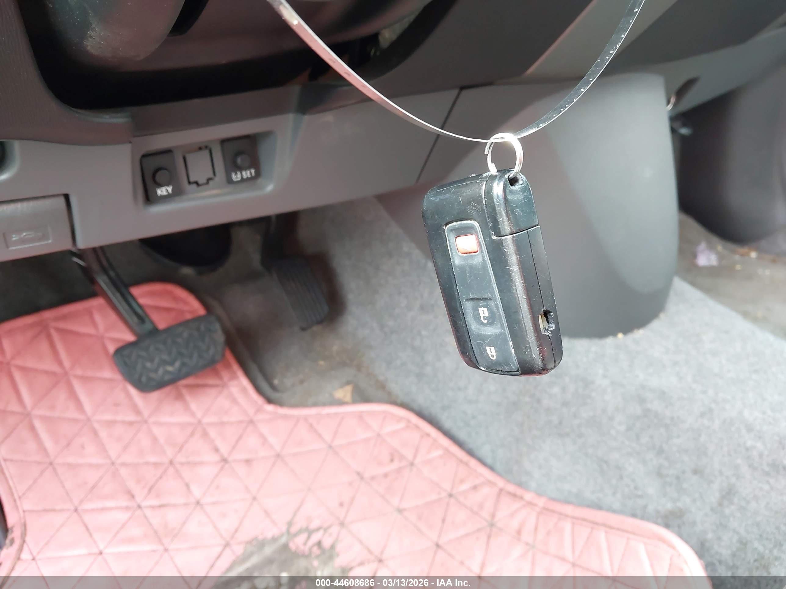 TOYOTA PRIUS image 11