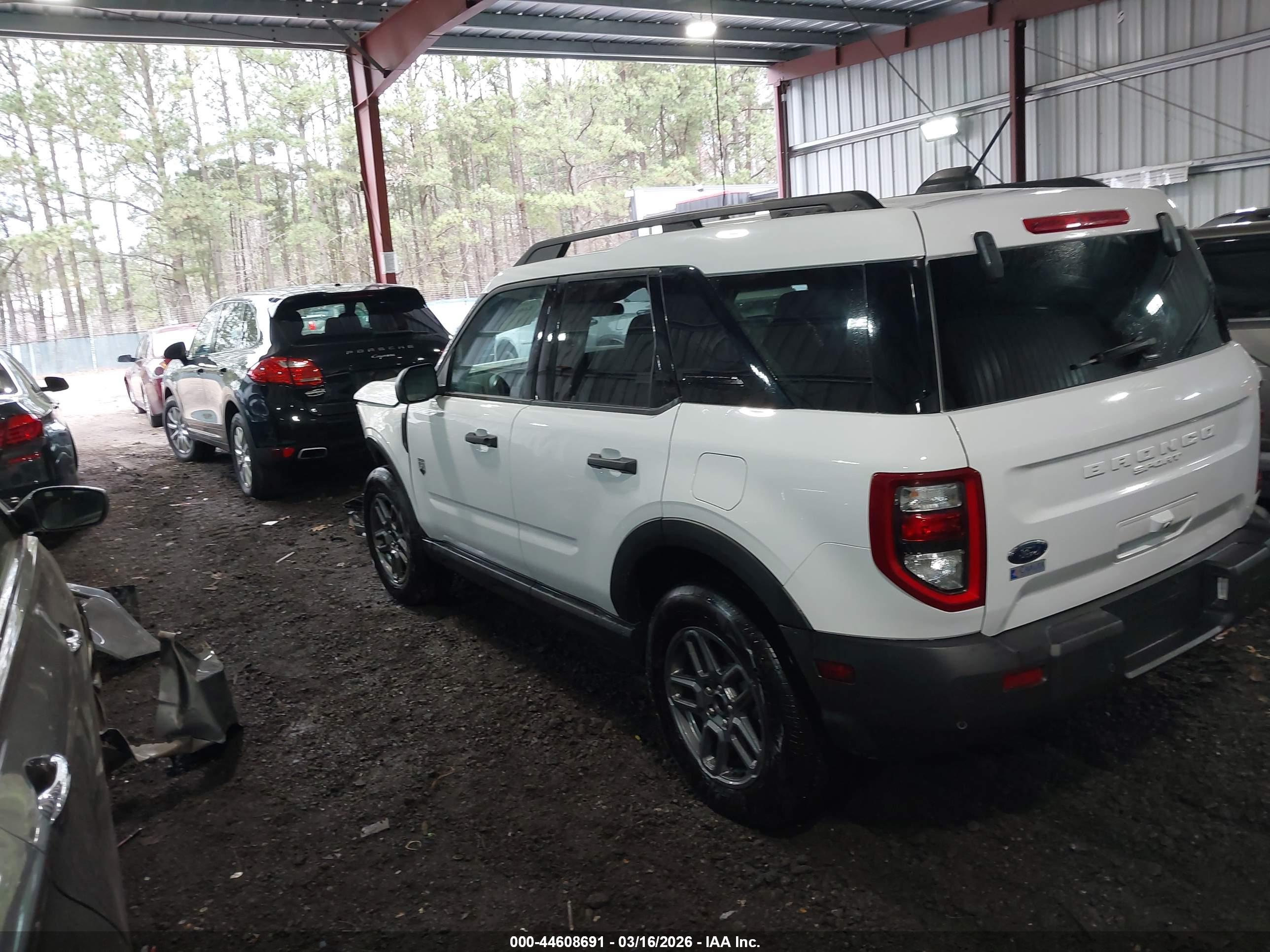 FORD BRONCO image 3