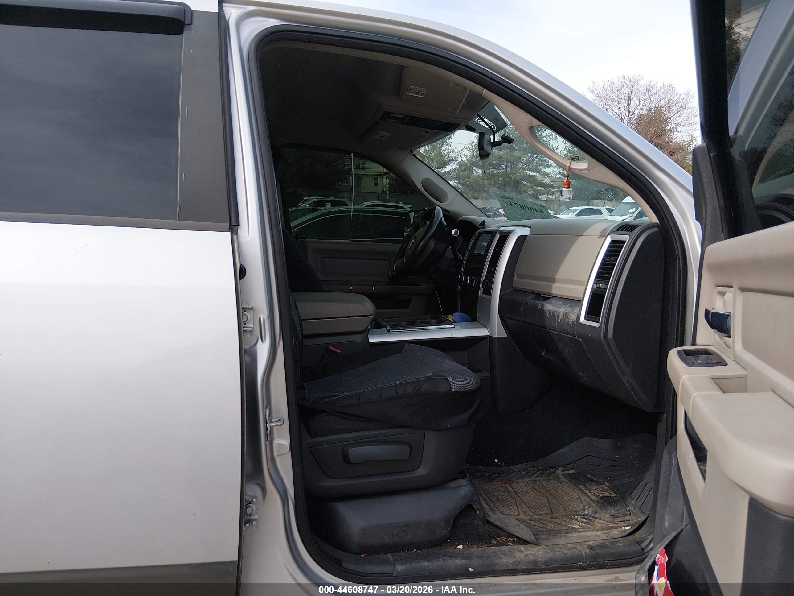DODGE RAM image 5