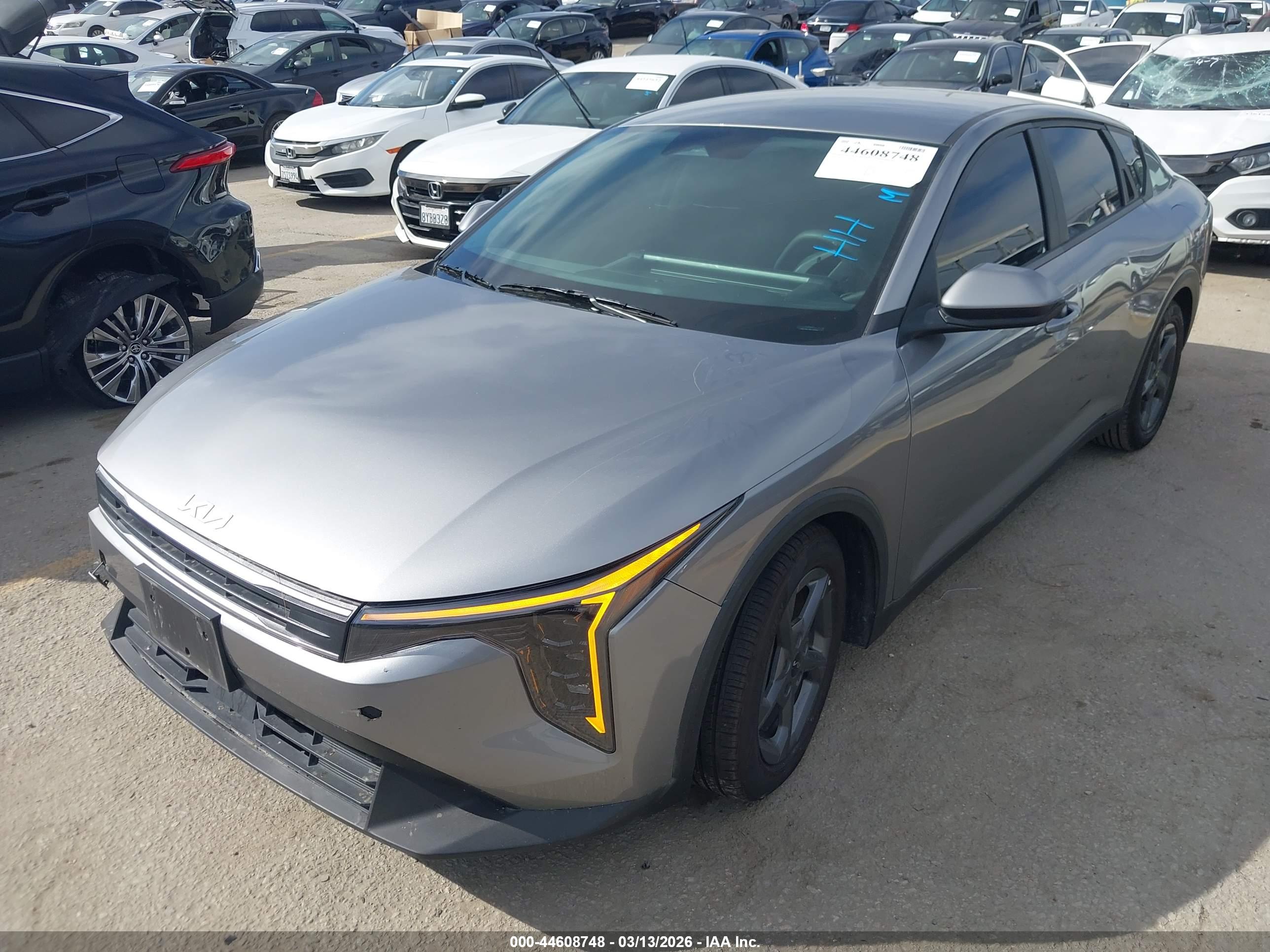 KIA K4 image 2