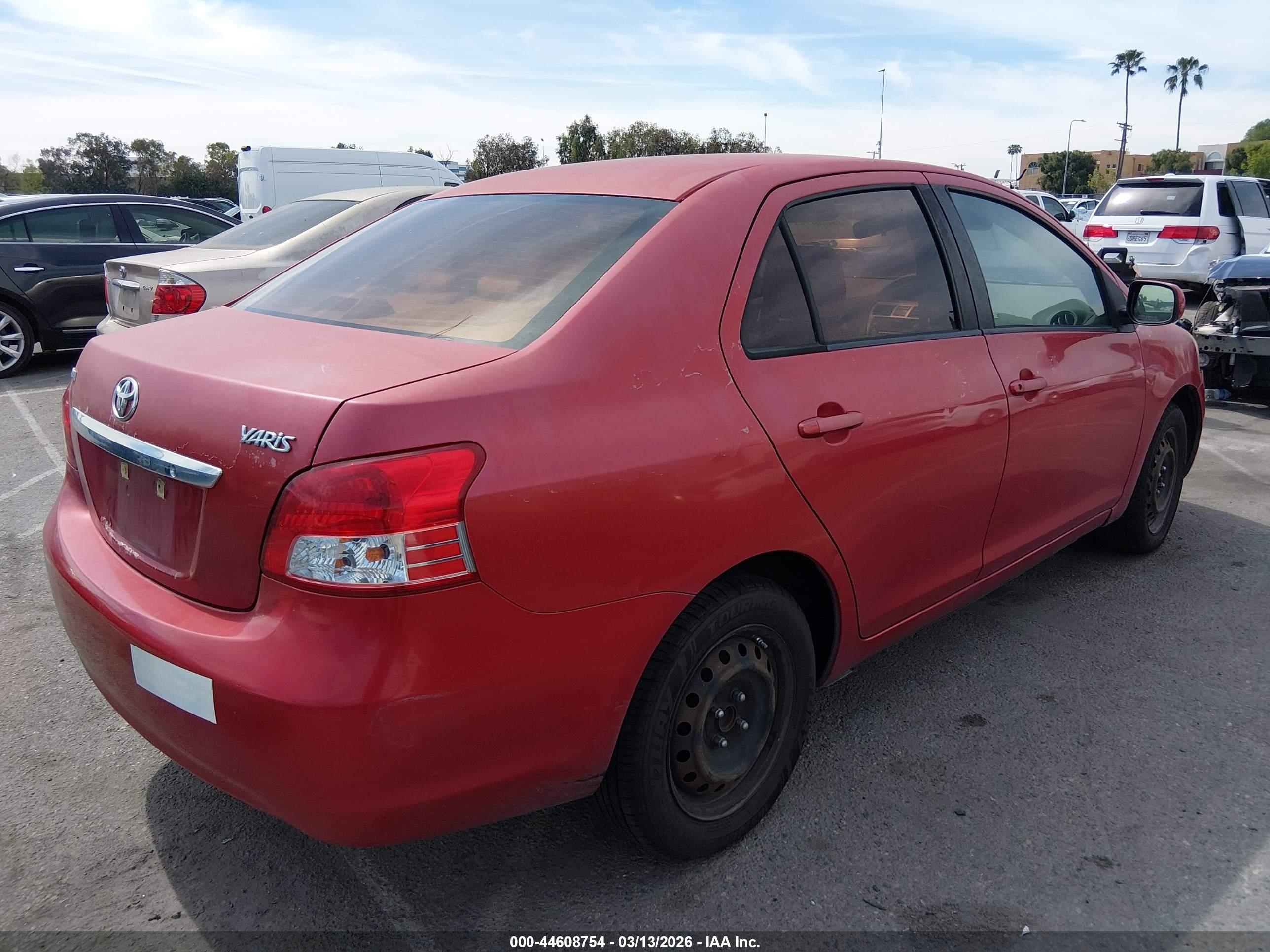 TOYOTA YARIS image 4
