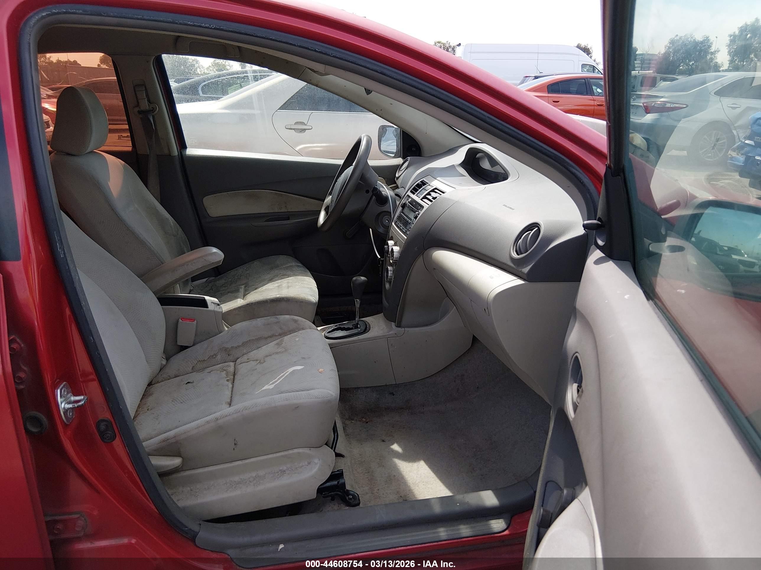 TOYOTA YARIS image 5