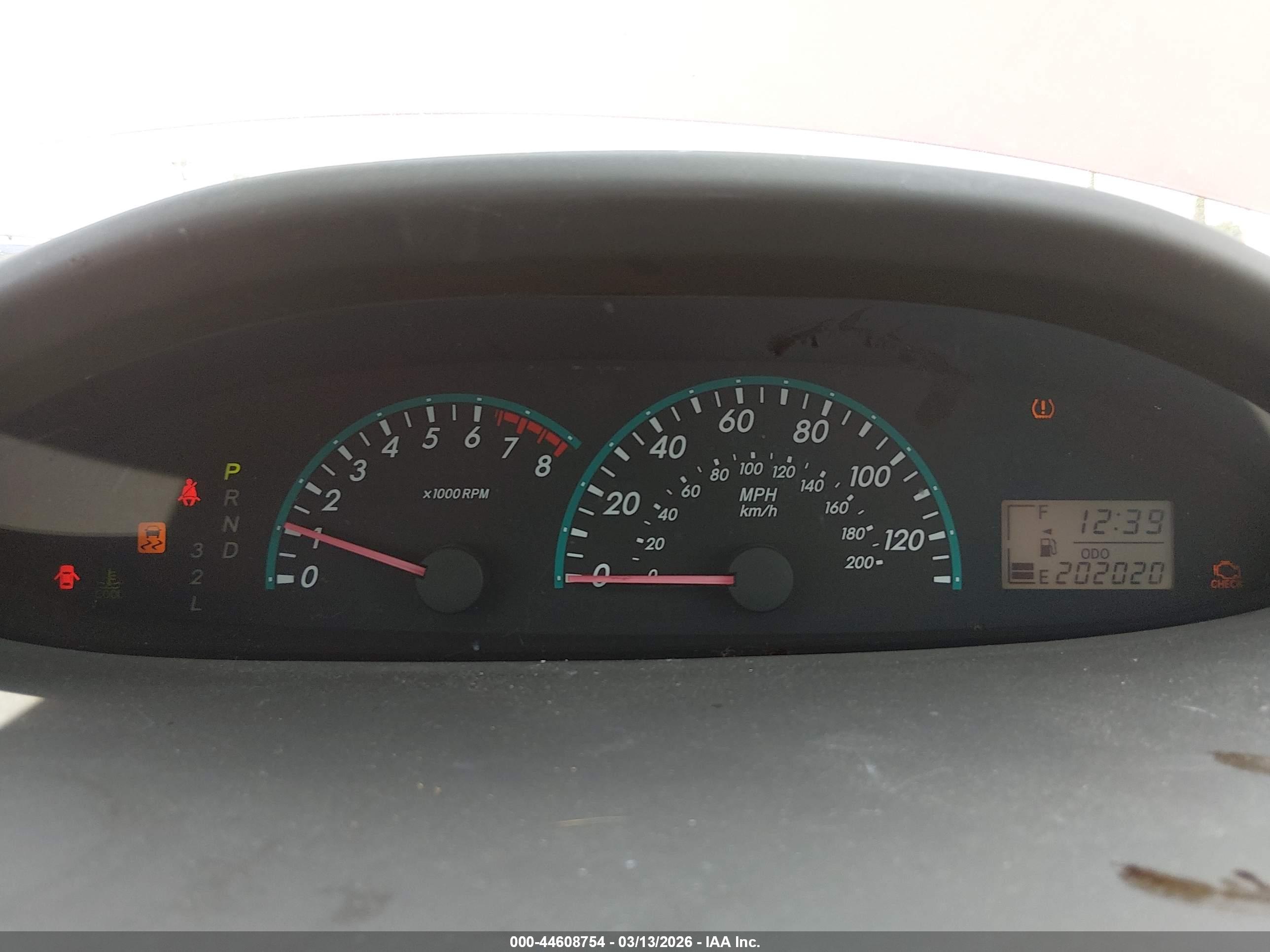 TOYOTA YARIS image 7