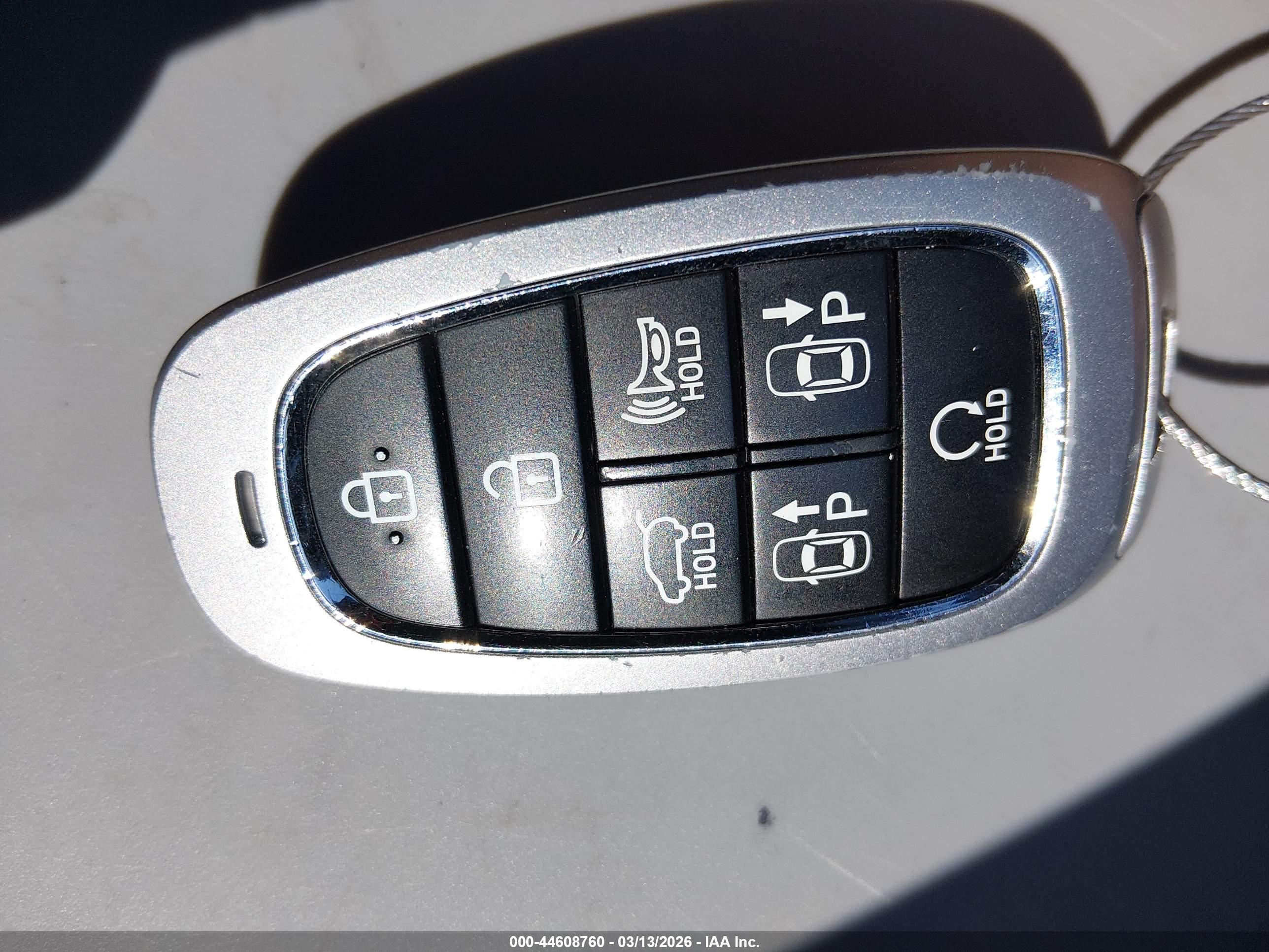 HYUNDAI SANTA image 11