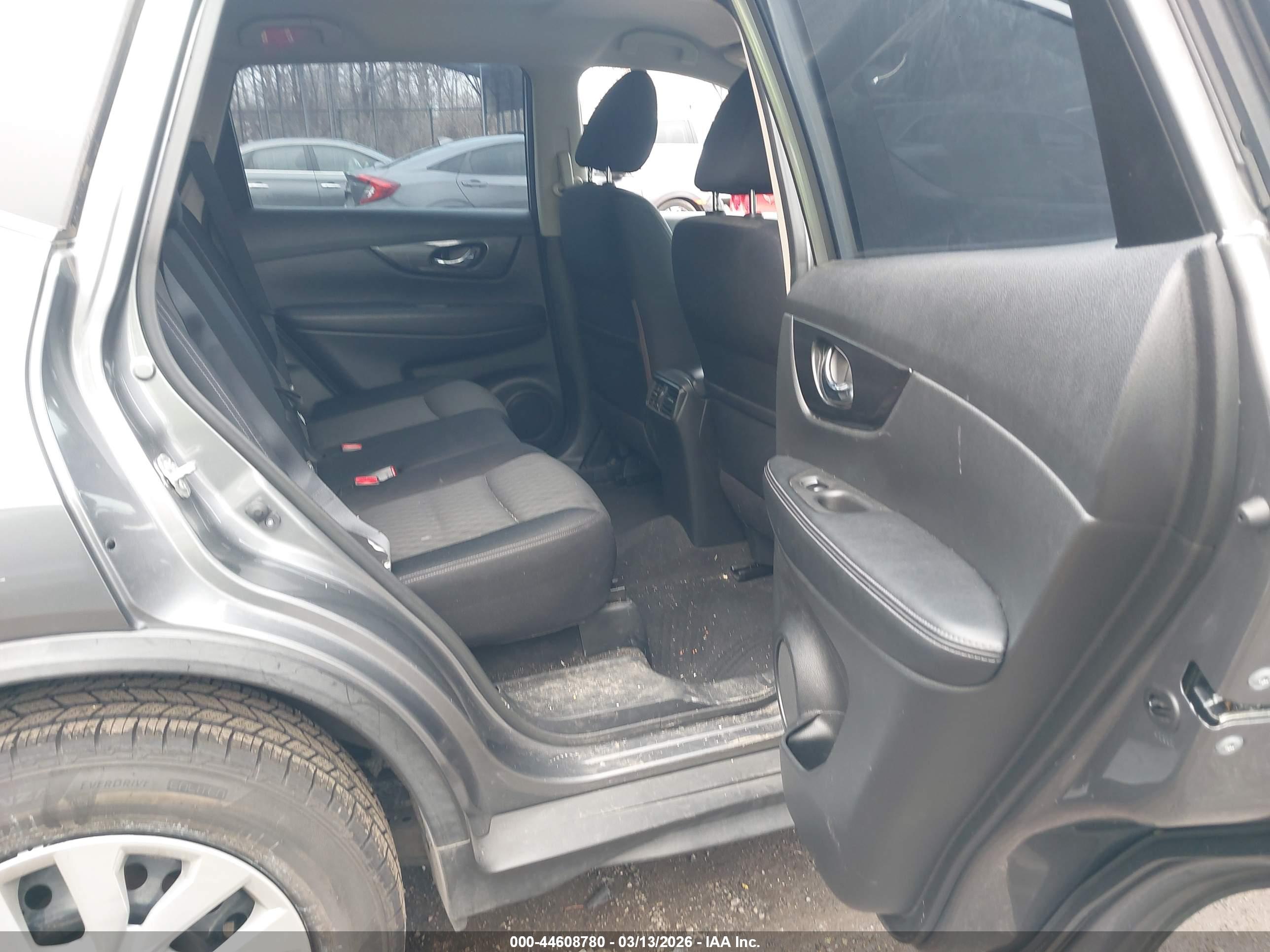 NISSAN ROGUE image 8