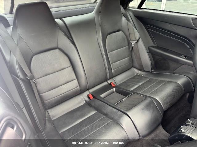 MERCEDES-BENZ E image 8