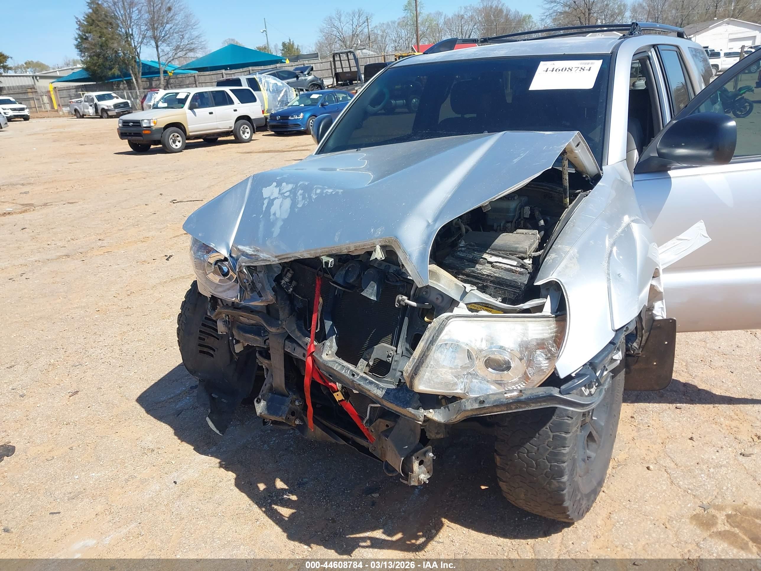 TOYOTA 4RUNNER image 6