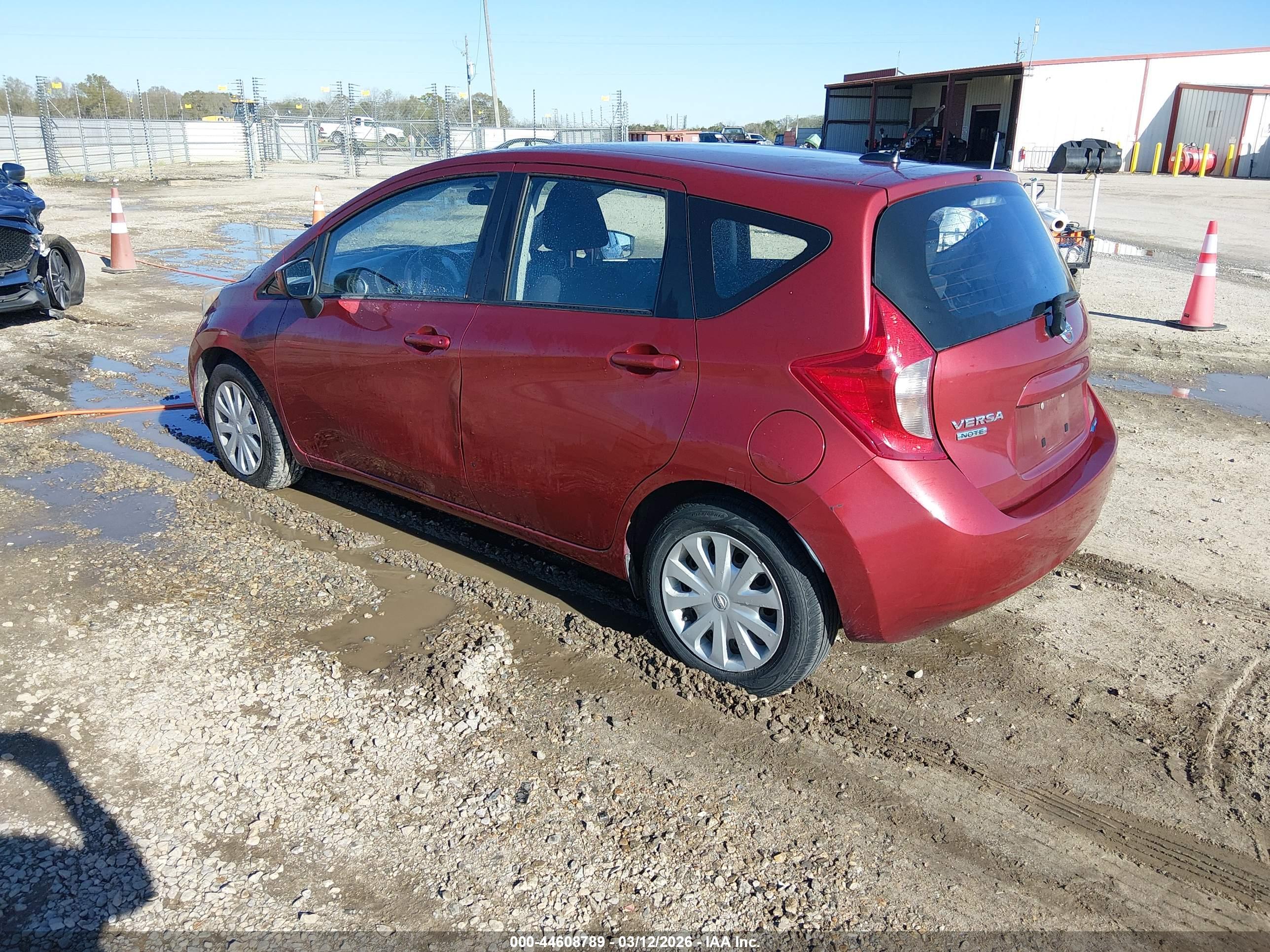 NISSAN VERSA image 3
