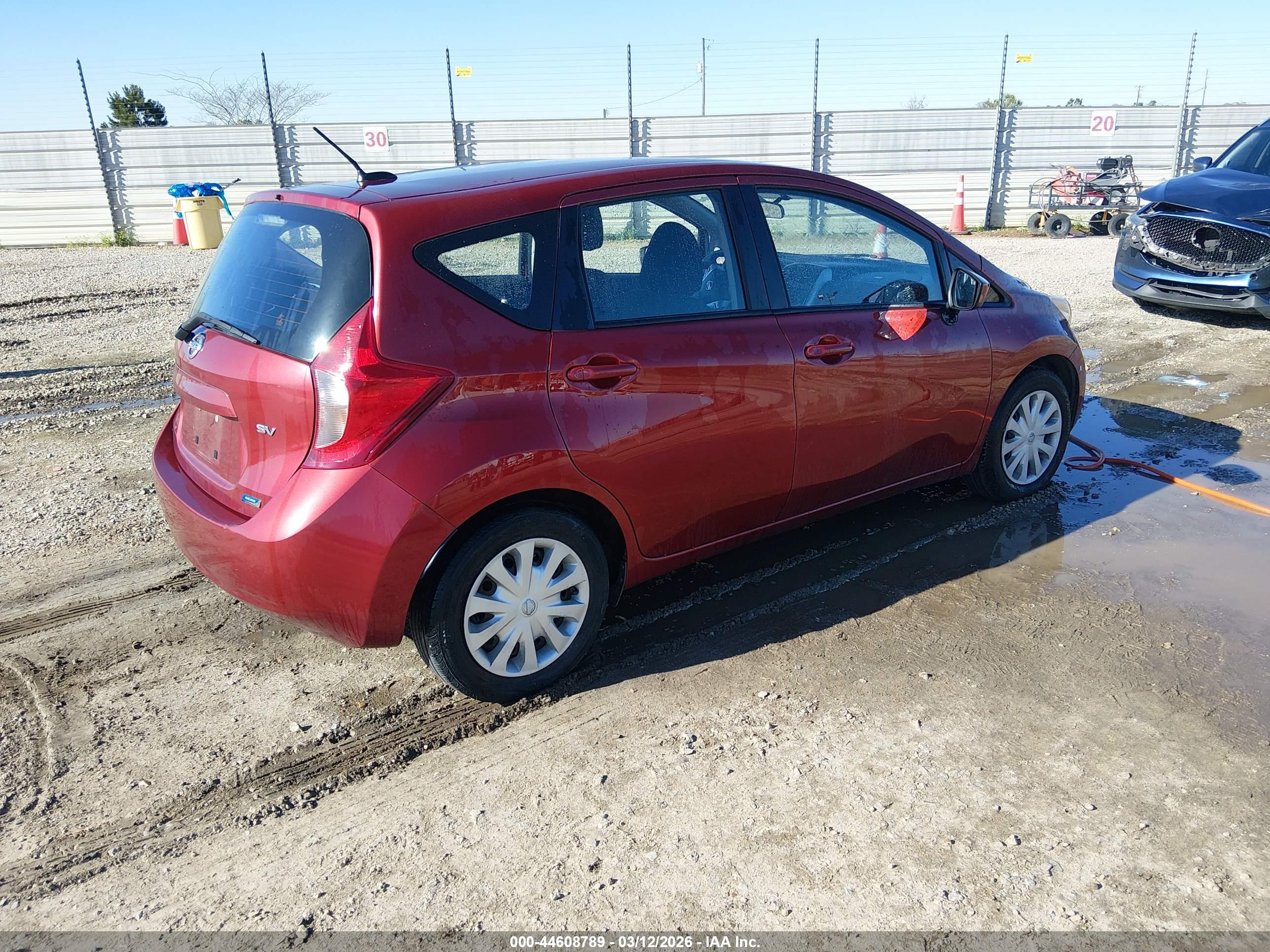 NISSAN VERSA image 4