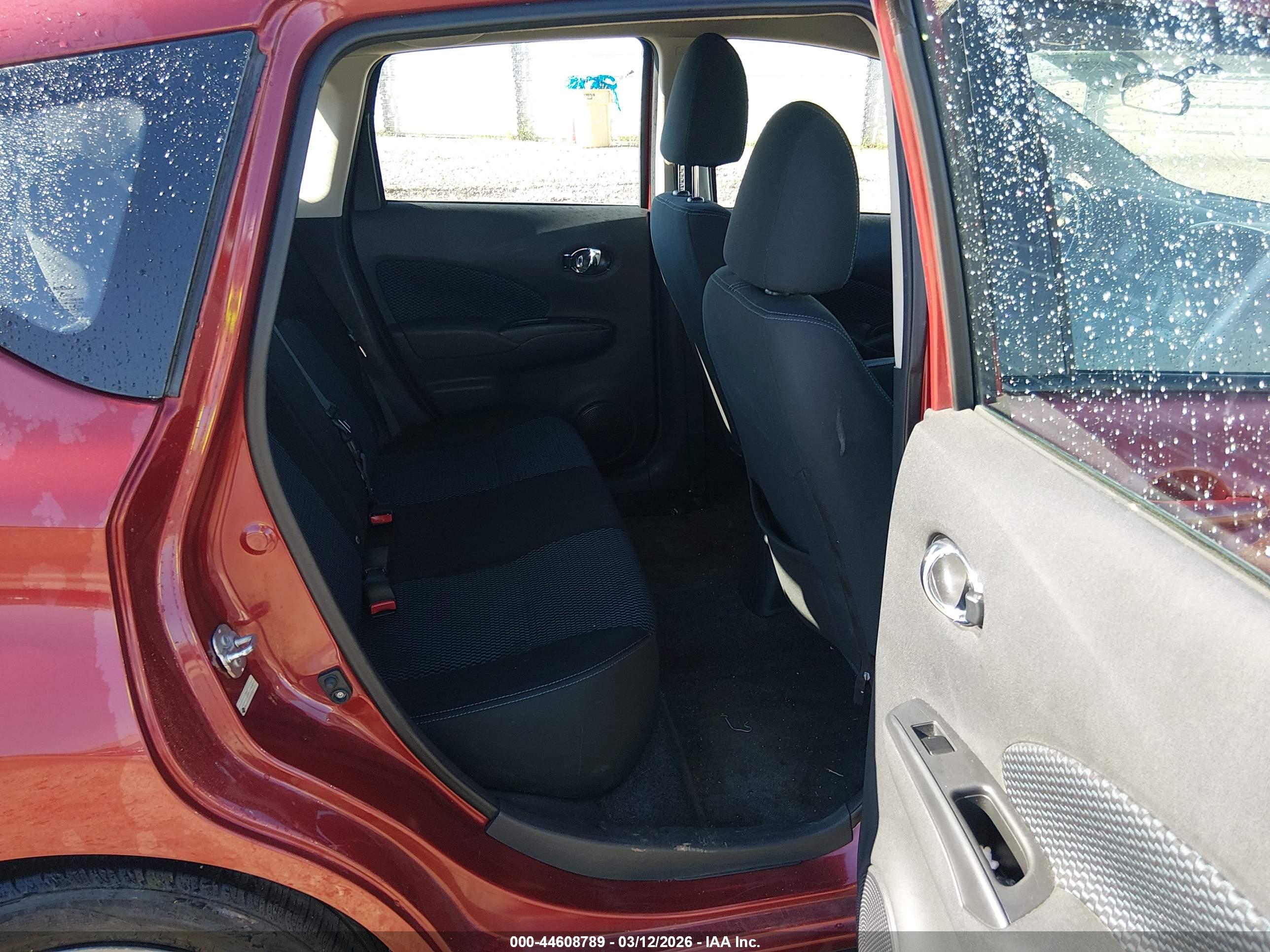 NISSAN VERSA image 8