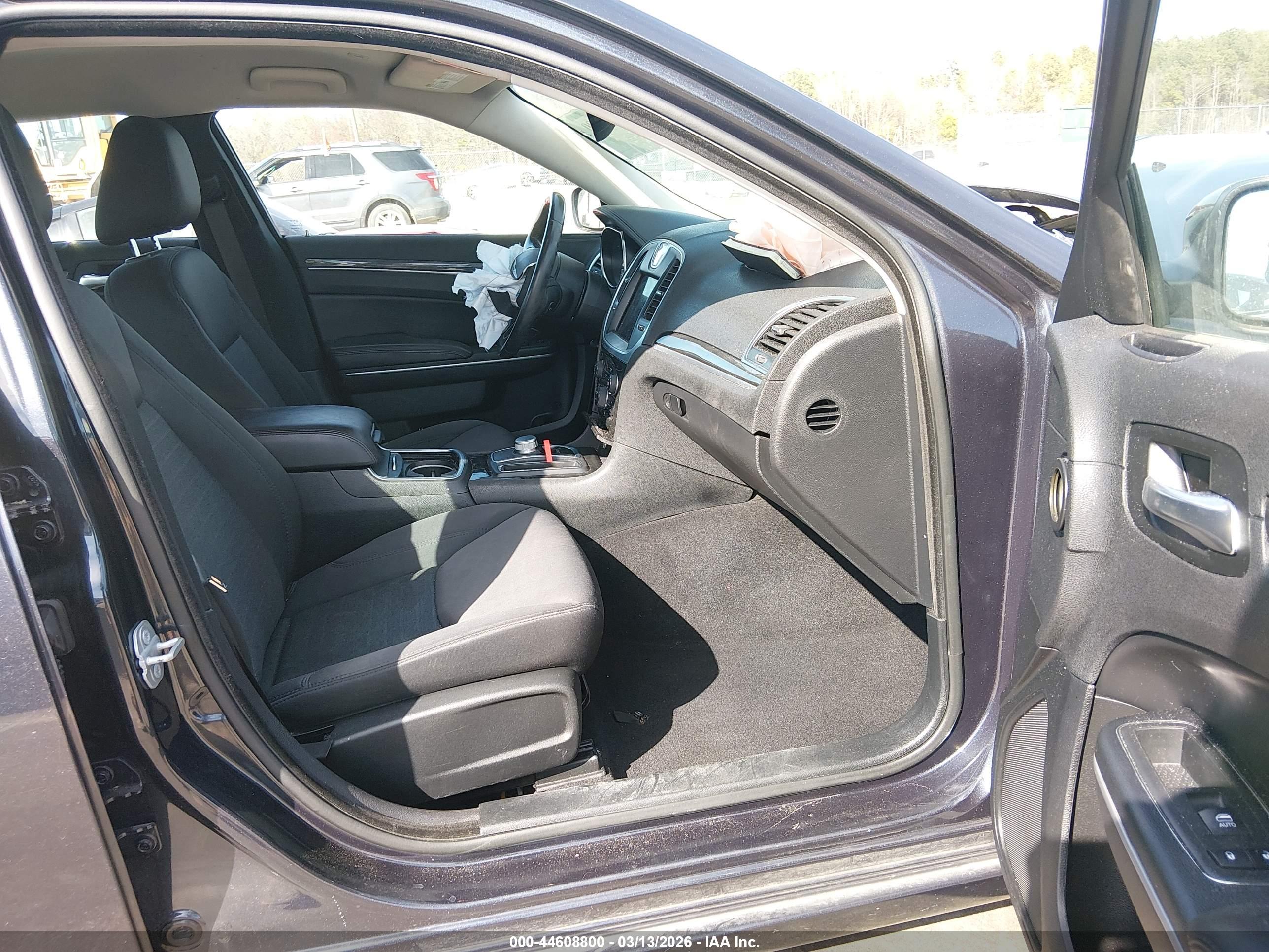 CHRYSLER 300 image 5
