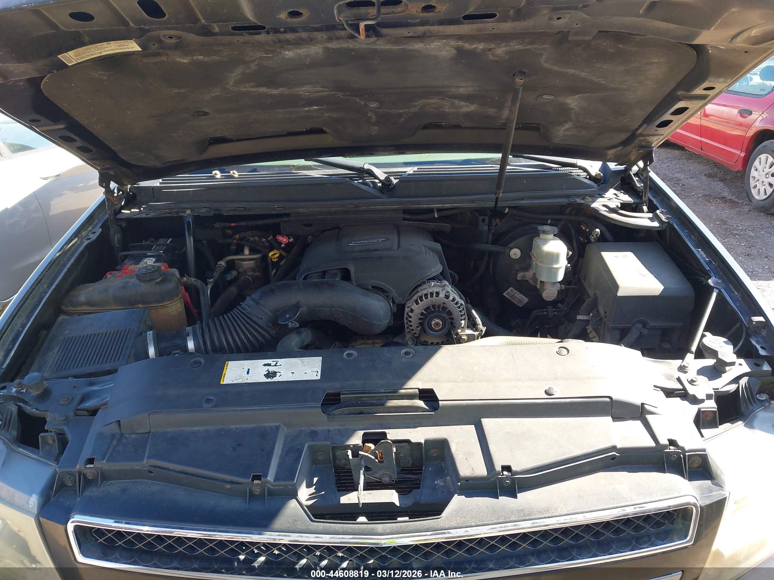 CHEVROLET TAHOE image 10