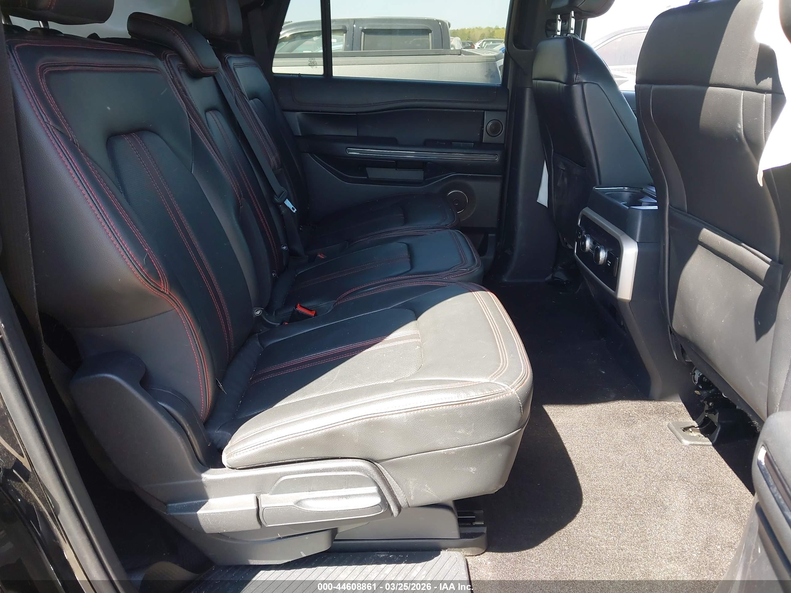 FORD EXPEDITION image 8