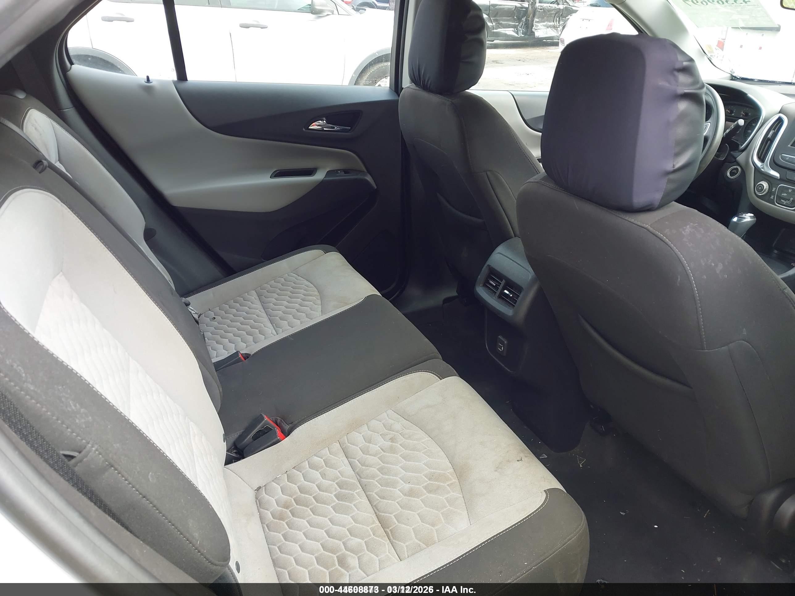 CHEVROLET EQUINOX image 8