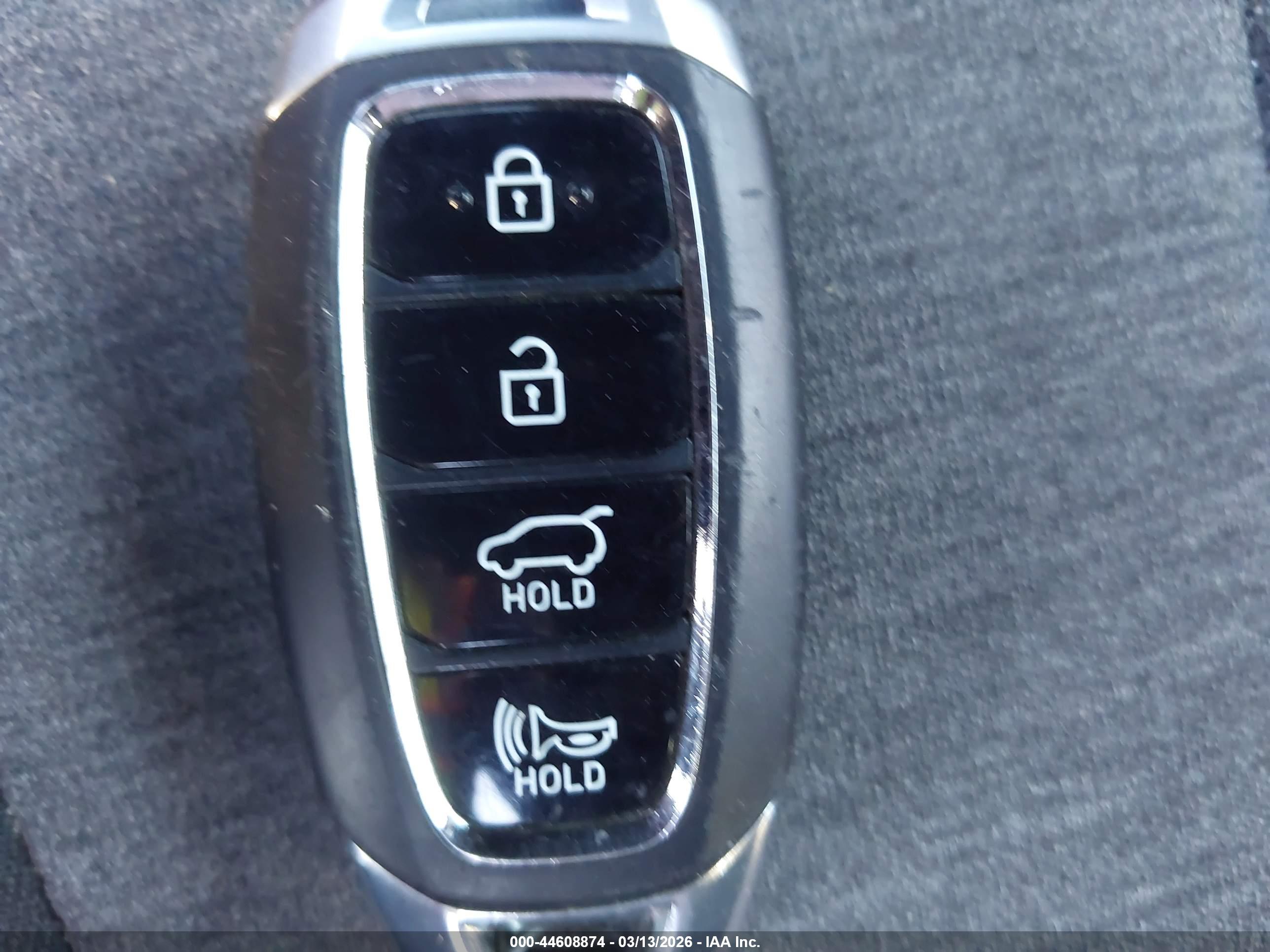 HYUNDAI VELOSTER image 11