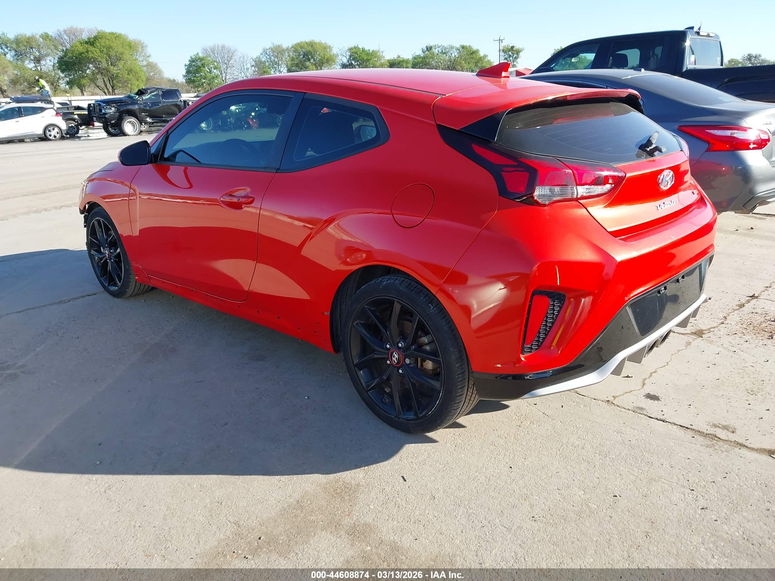 HYUNDAI VELOSTER image 3