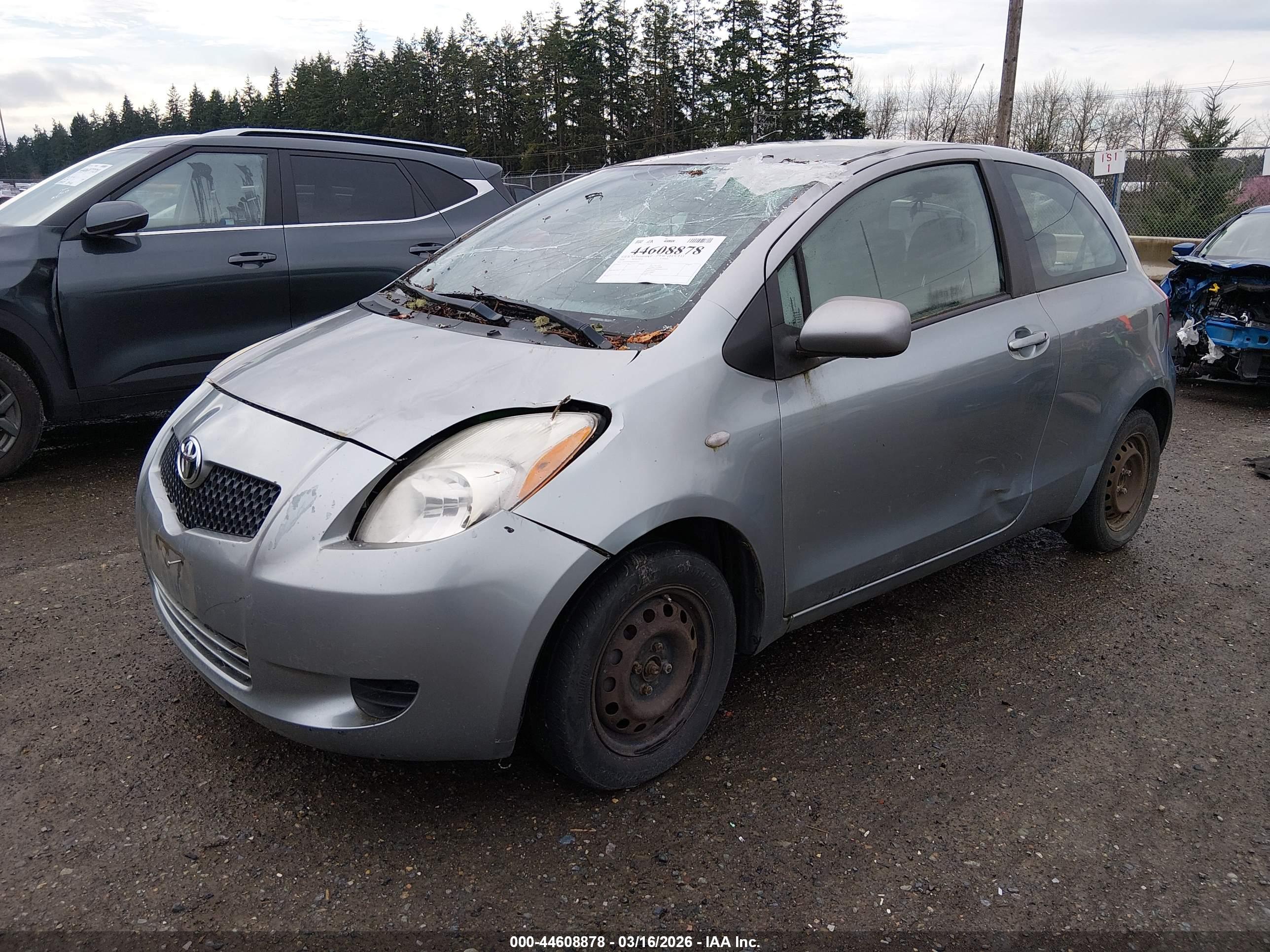 TOYOTA YARIS image 2