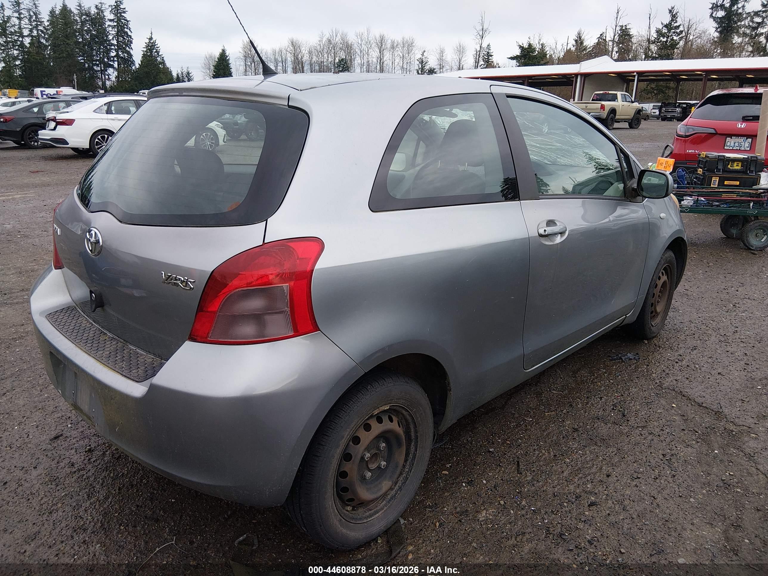TOYOTA YARIS image 4