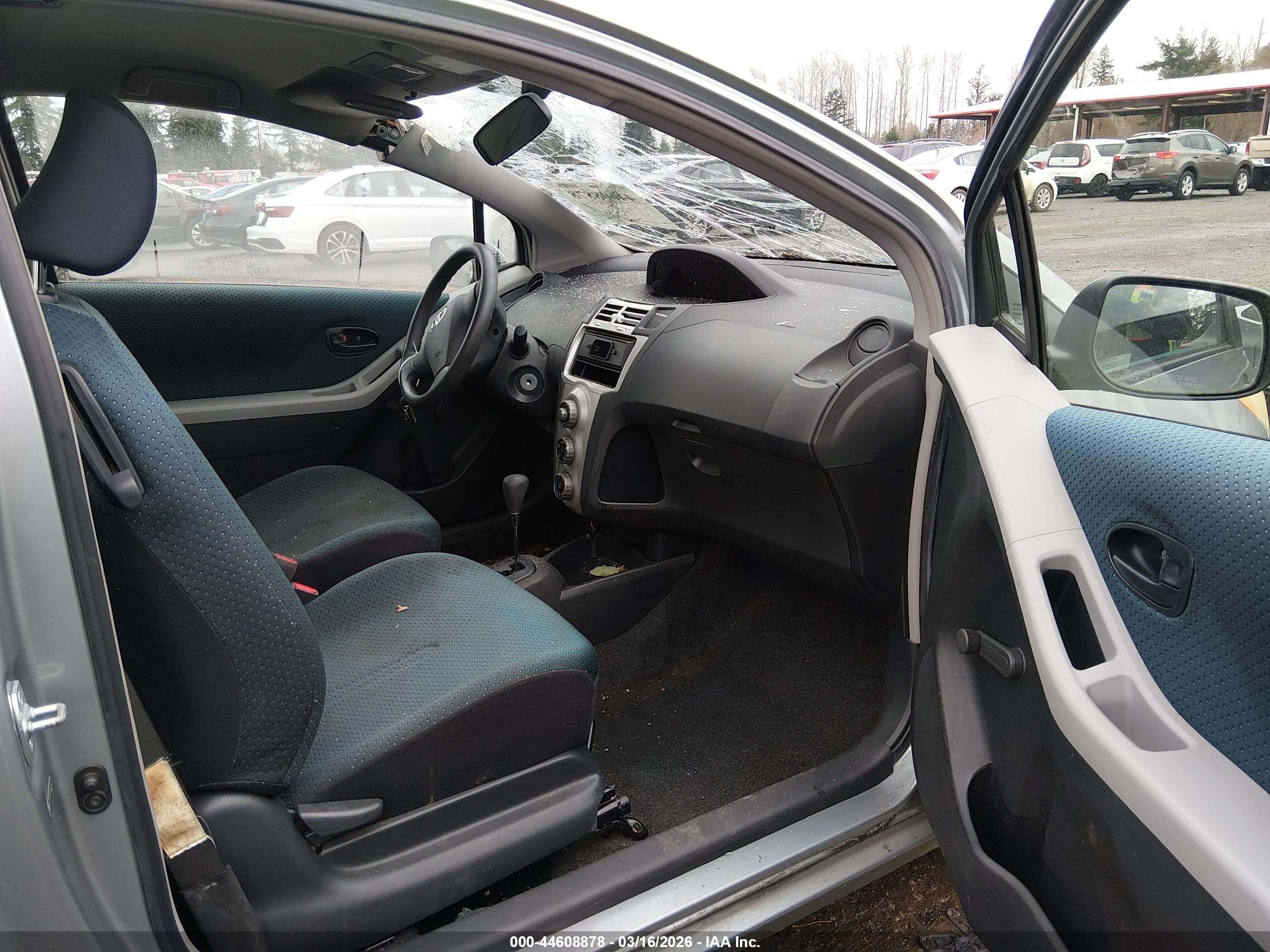 TOYOTA YARIS image 5