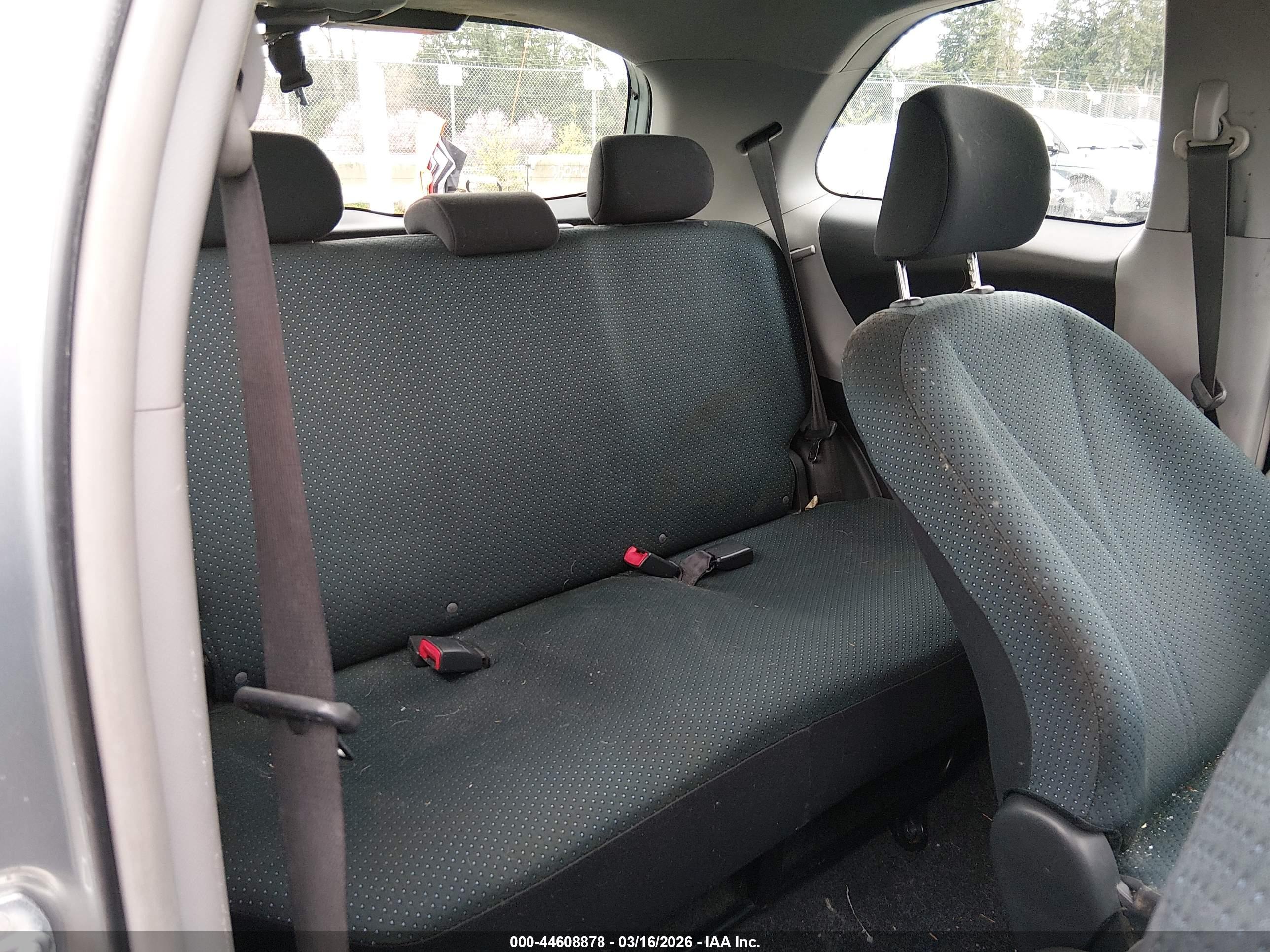 TOYOTA YARIS image 8