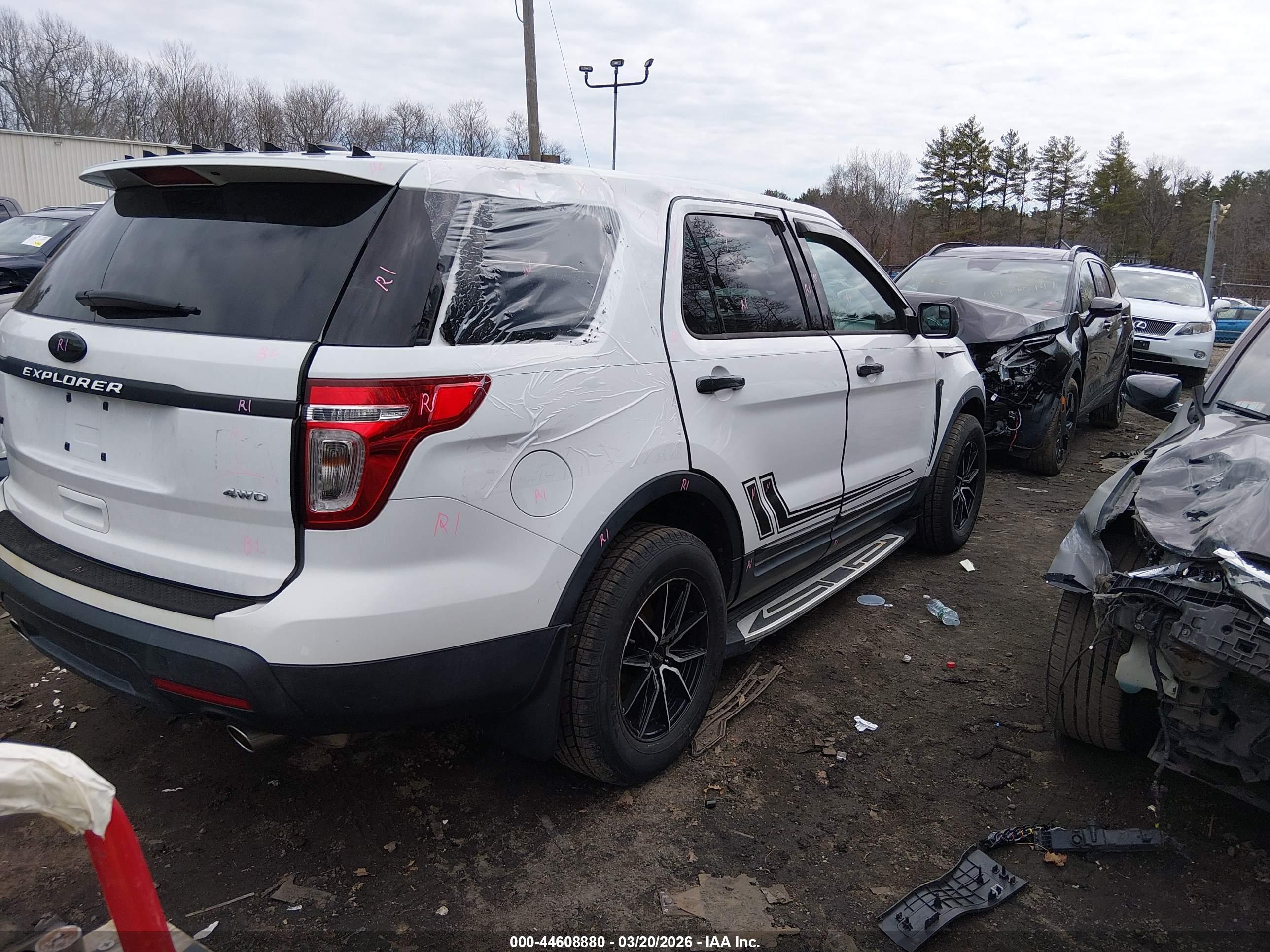 FORD EXPLORER image 4