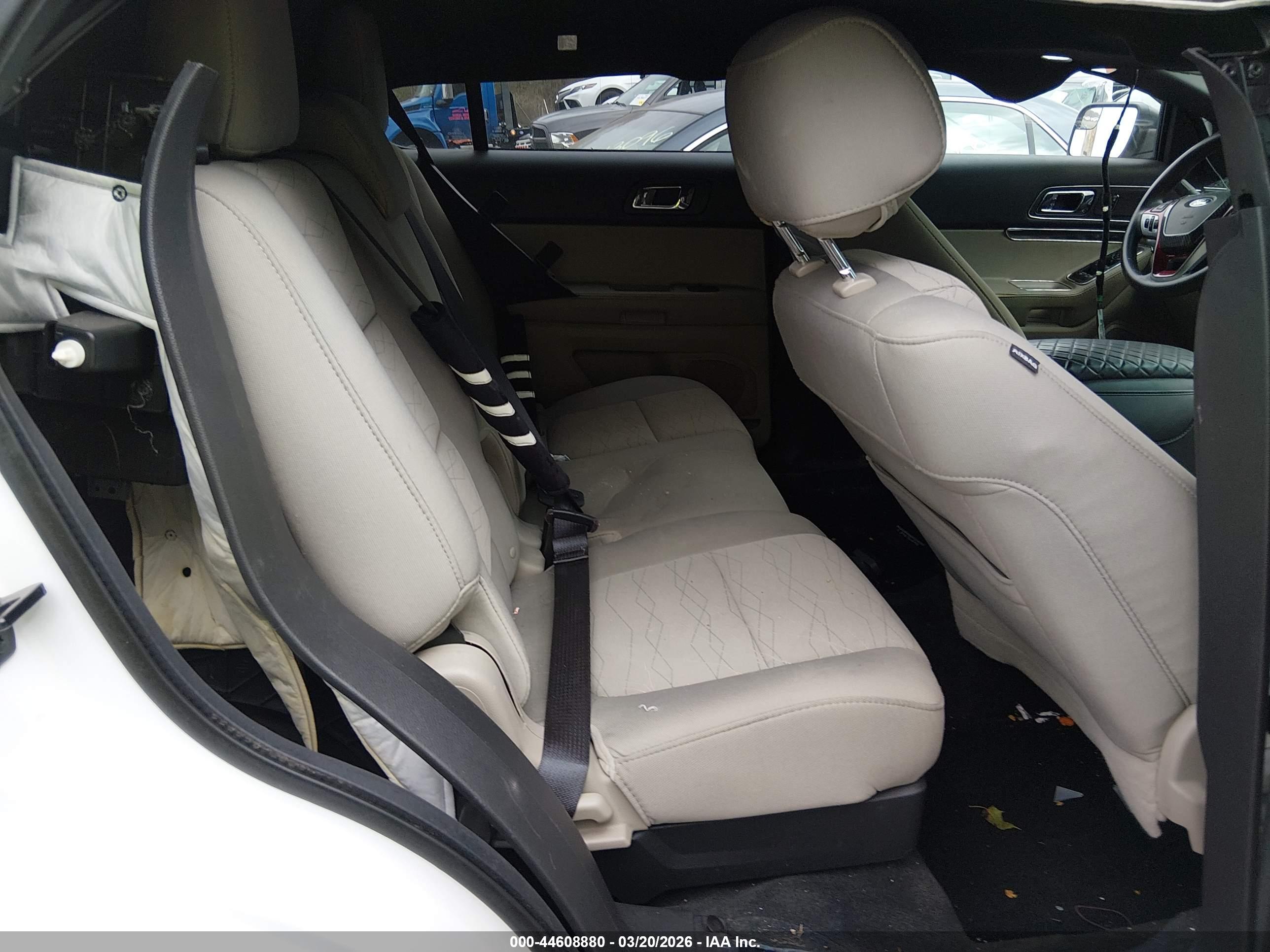 FORD EXPLORER image 8