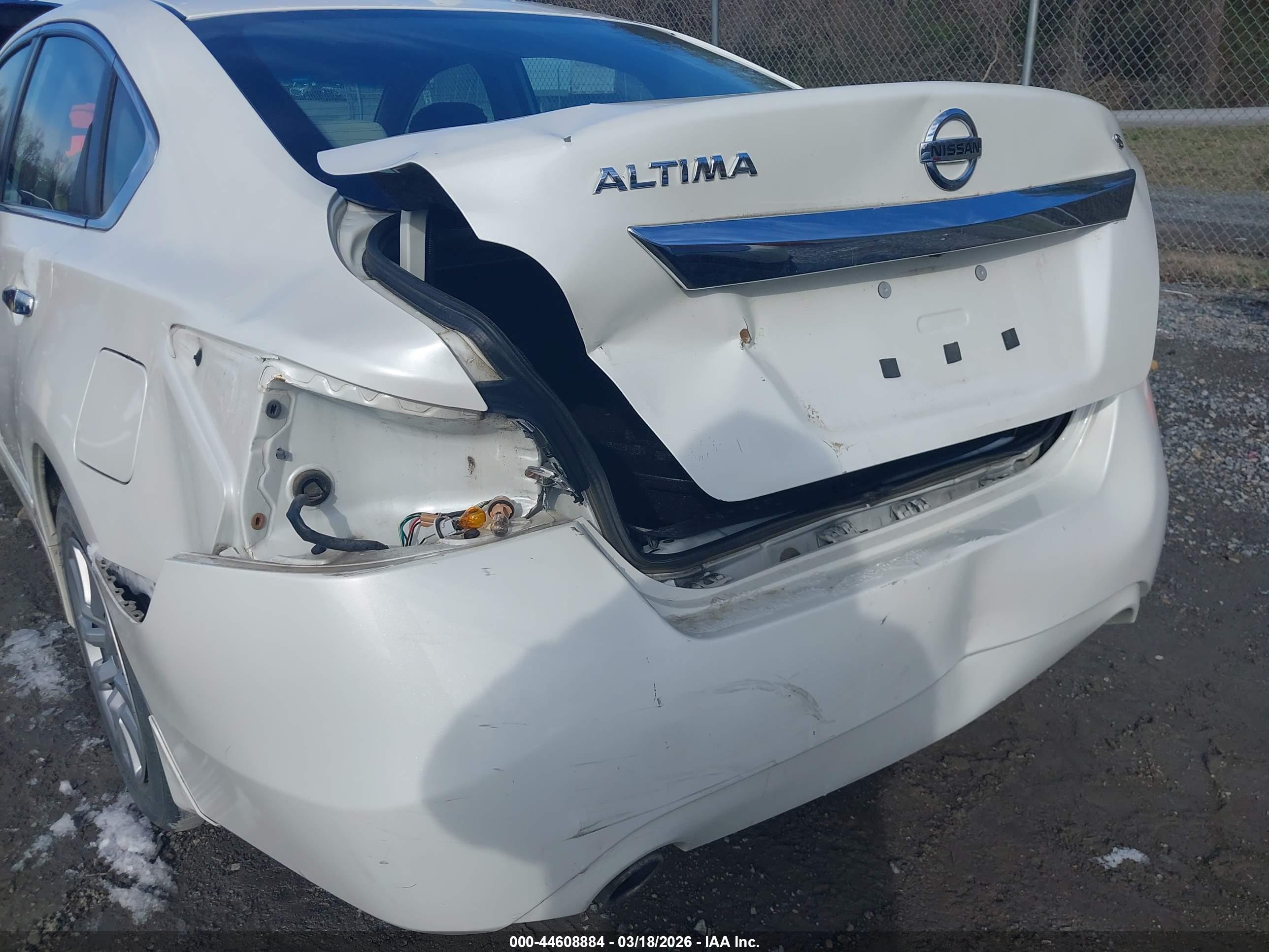 NISSAN ALTIMA image 6