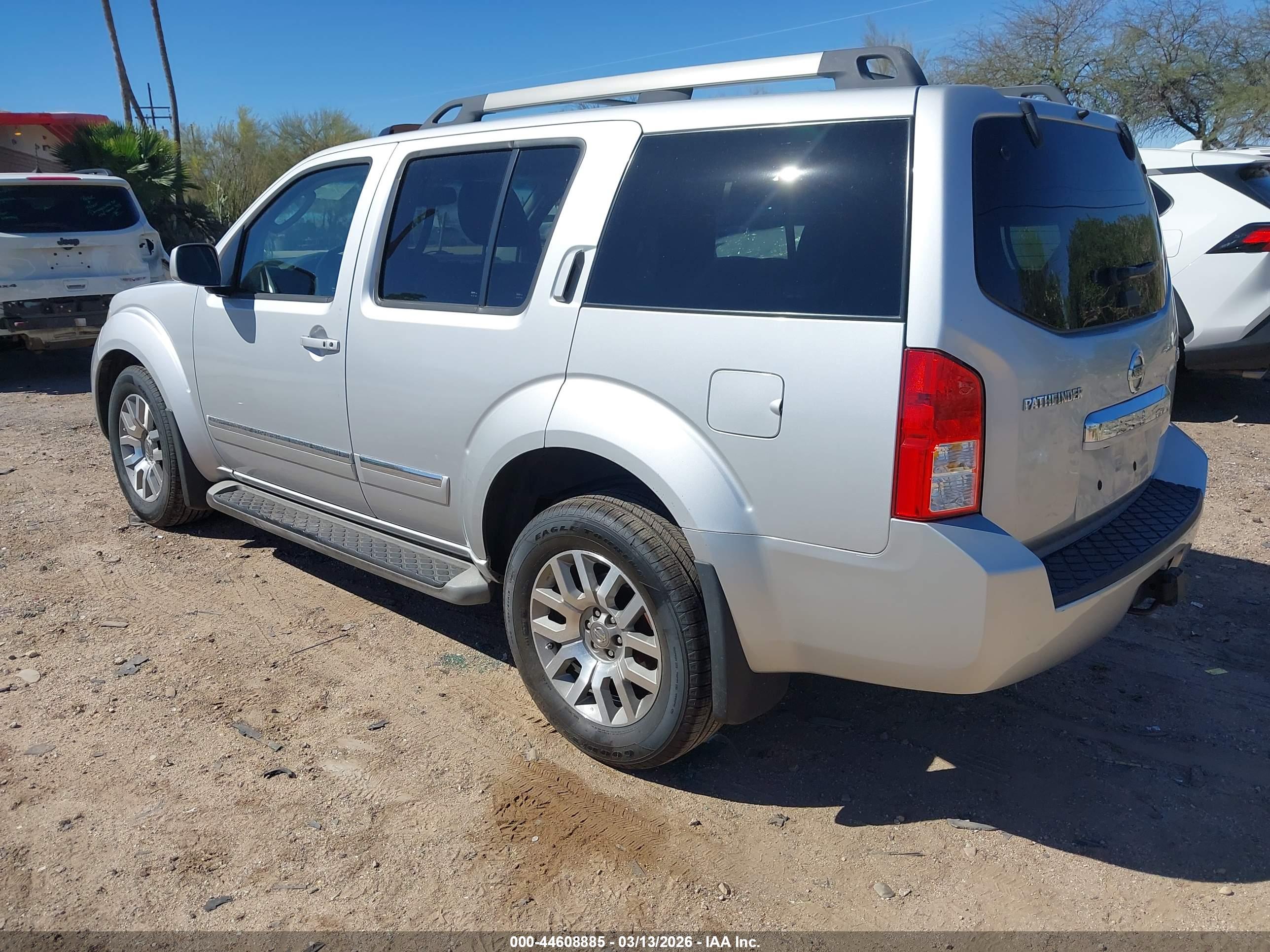 NISSAN PATHFINDER image 3