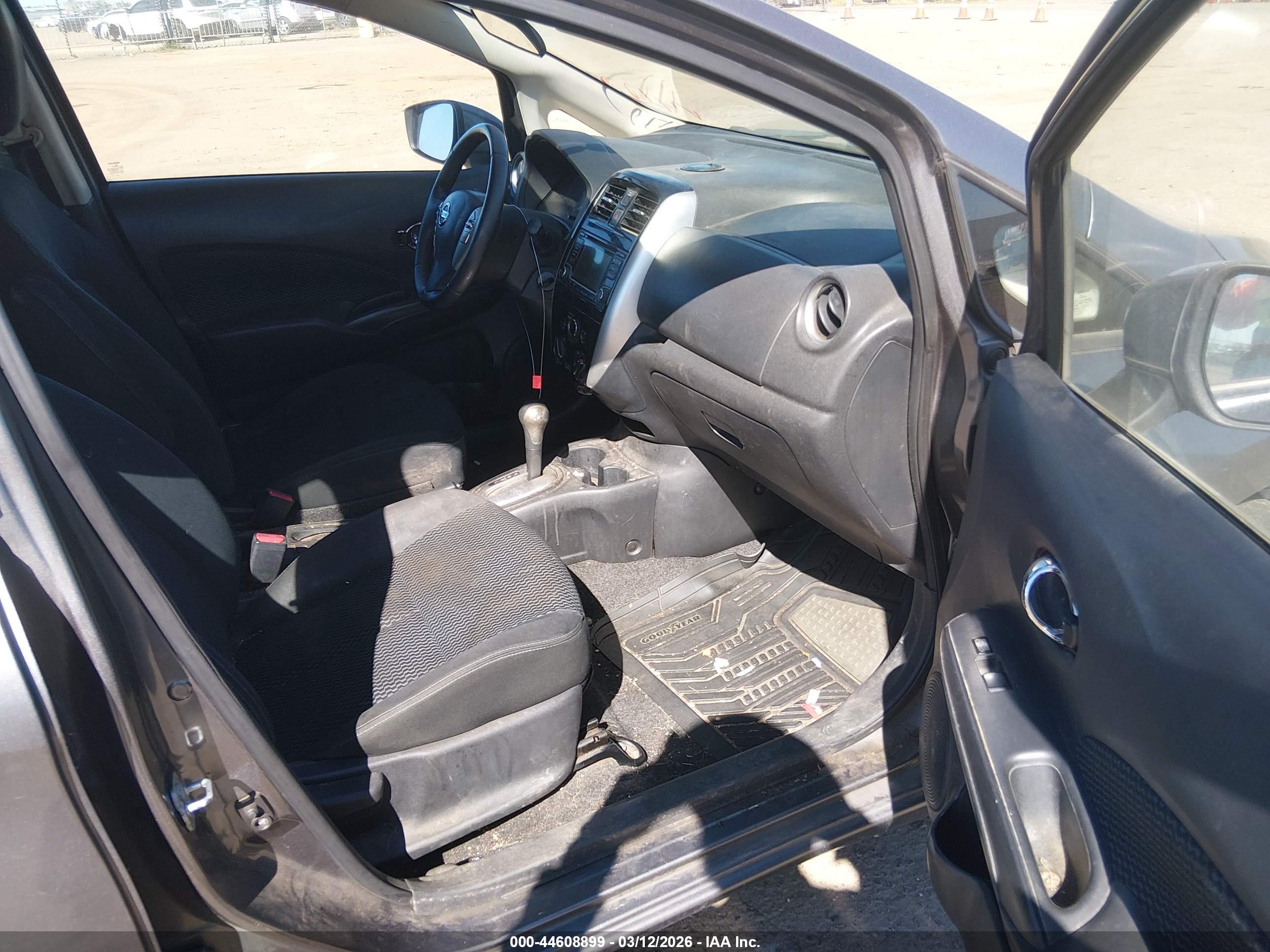 NISSAN VERSA image 5
