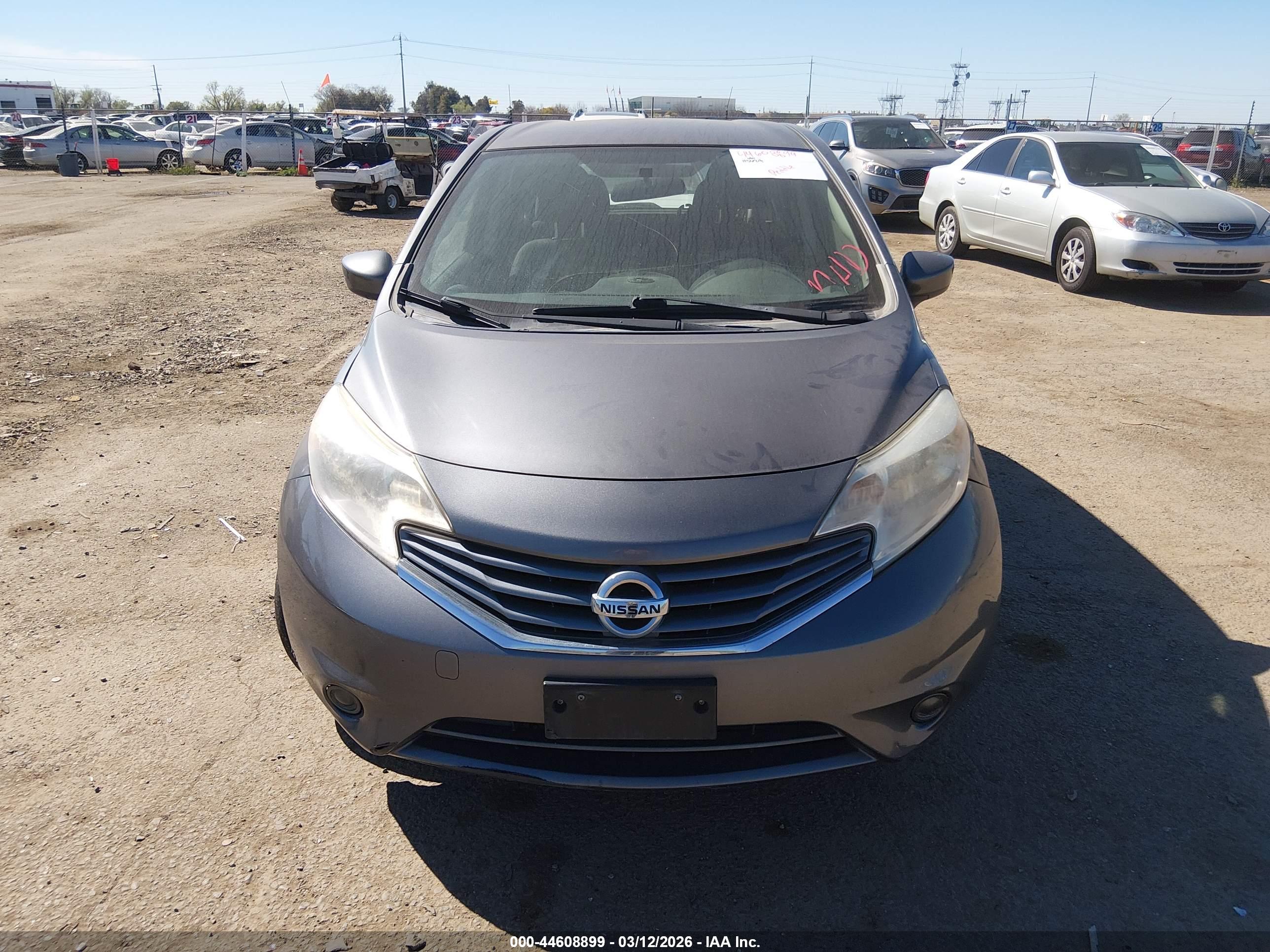 NISSAN VERSA image 6