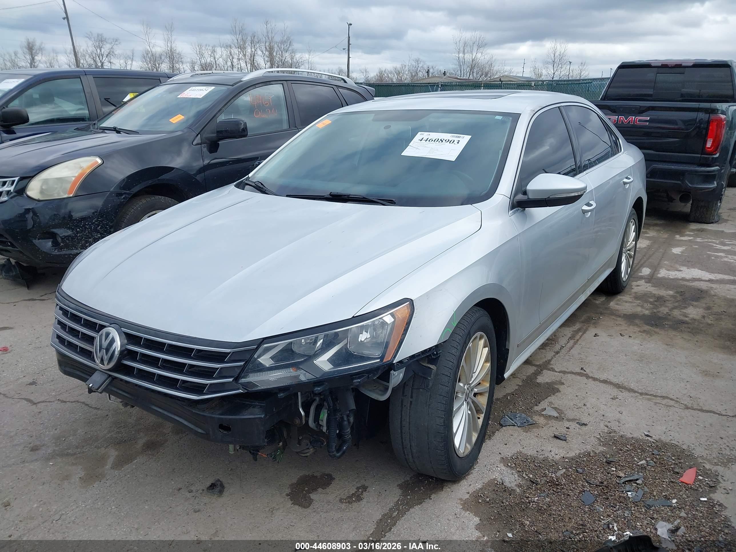VOLKSWAGEN PASSAT image 2
