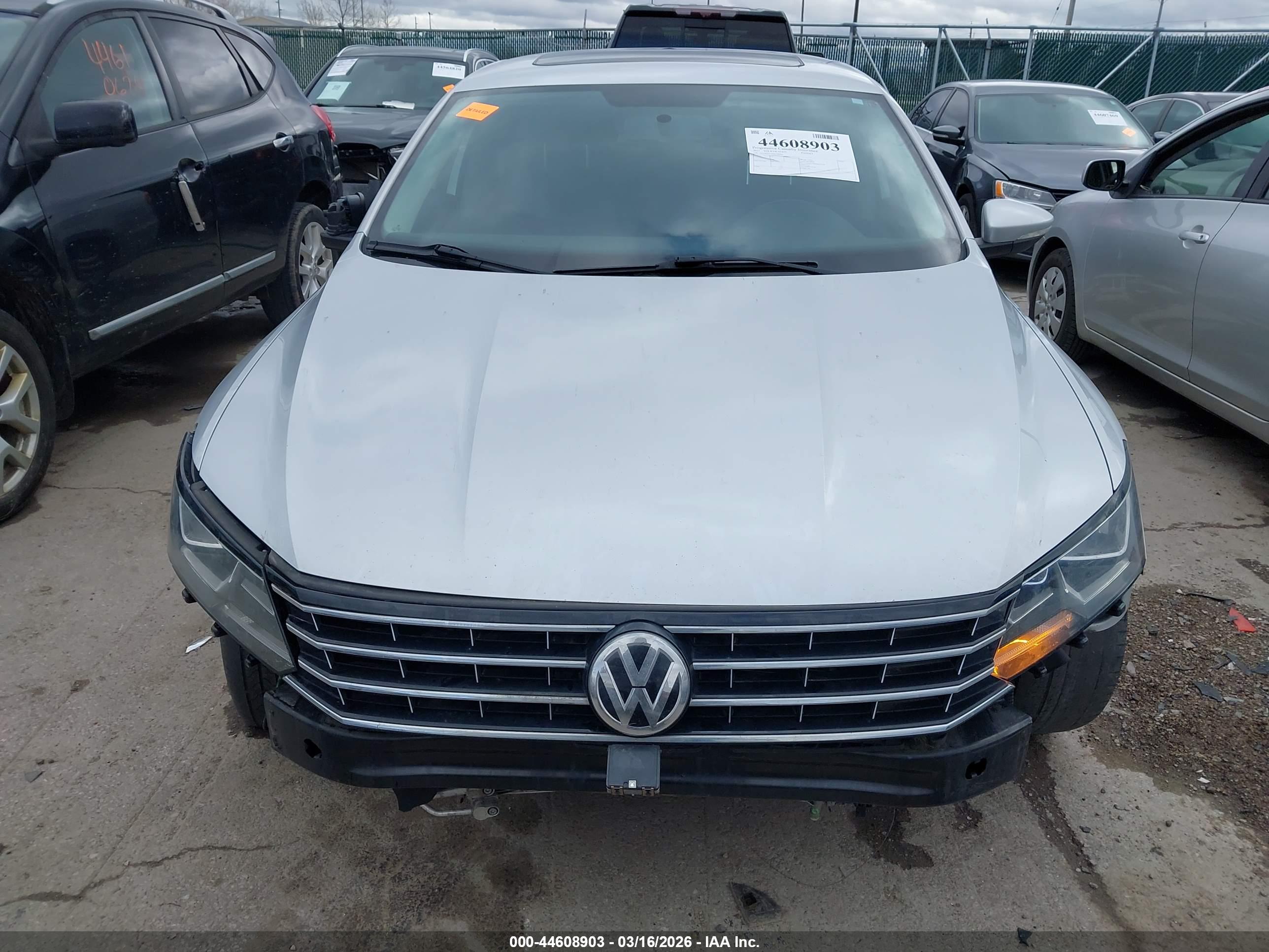 VOLKSWAGEN PASSAT image 6