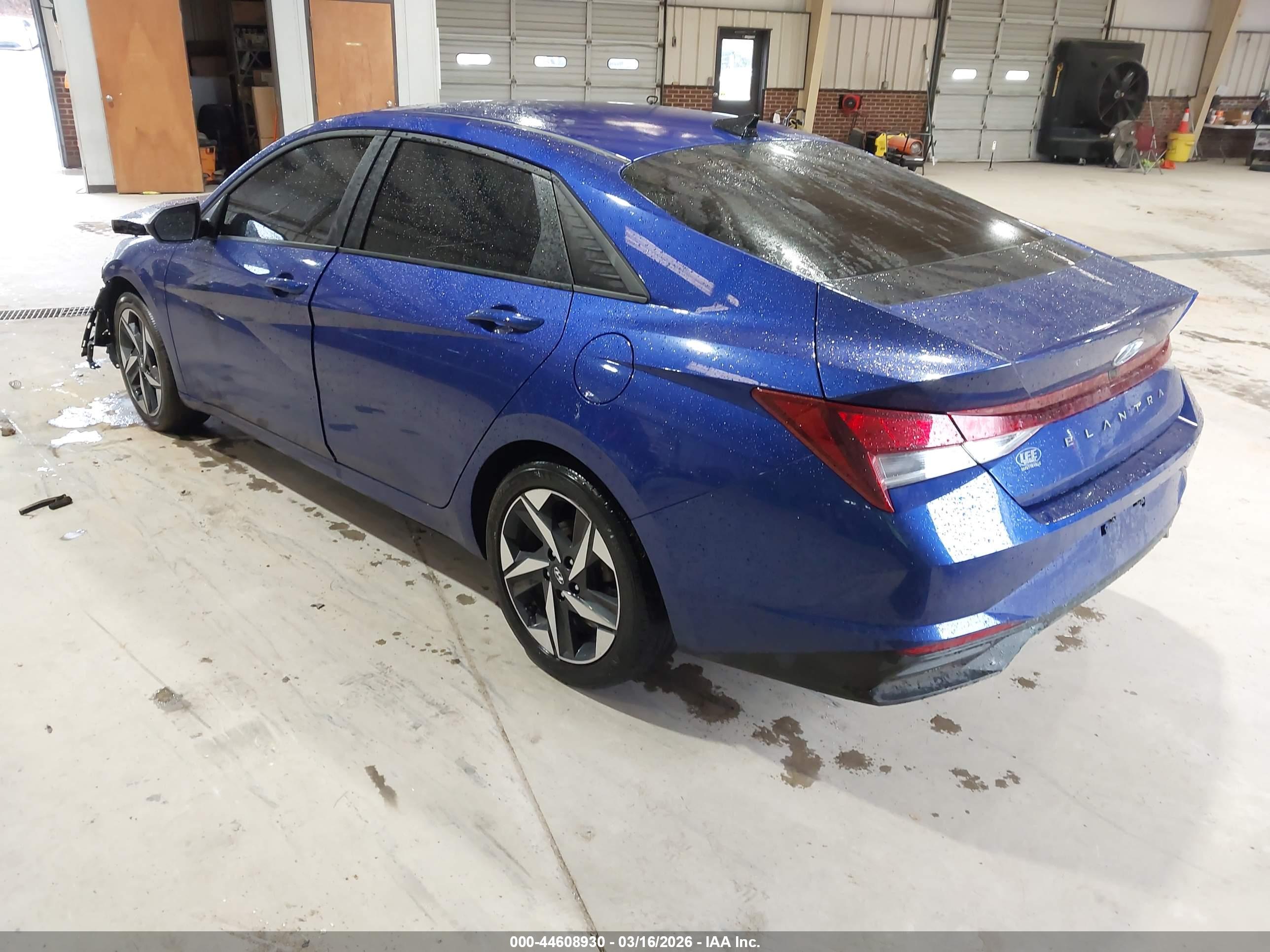 HYUNDAI ELANTRA image 3