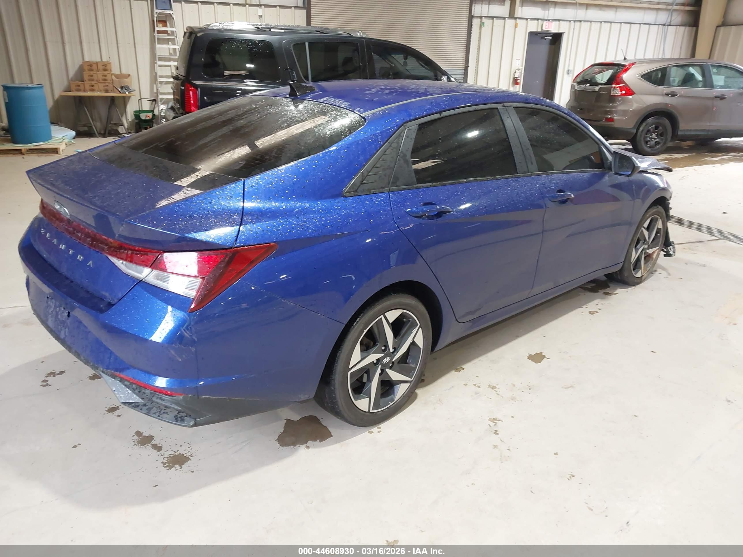 HYUNDAI ELANTRA image 4