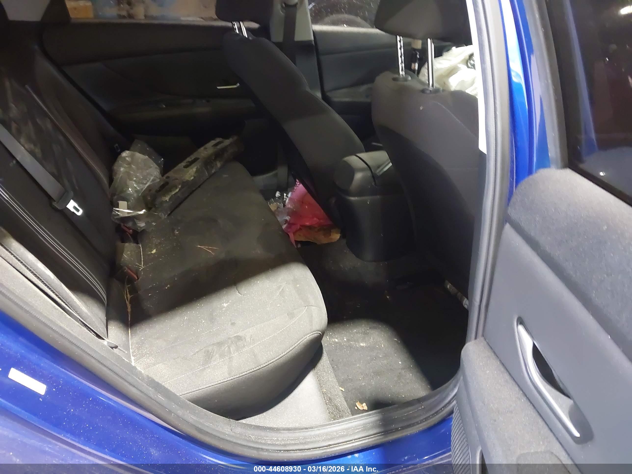HYUNDAI ELANTRA image 8