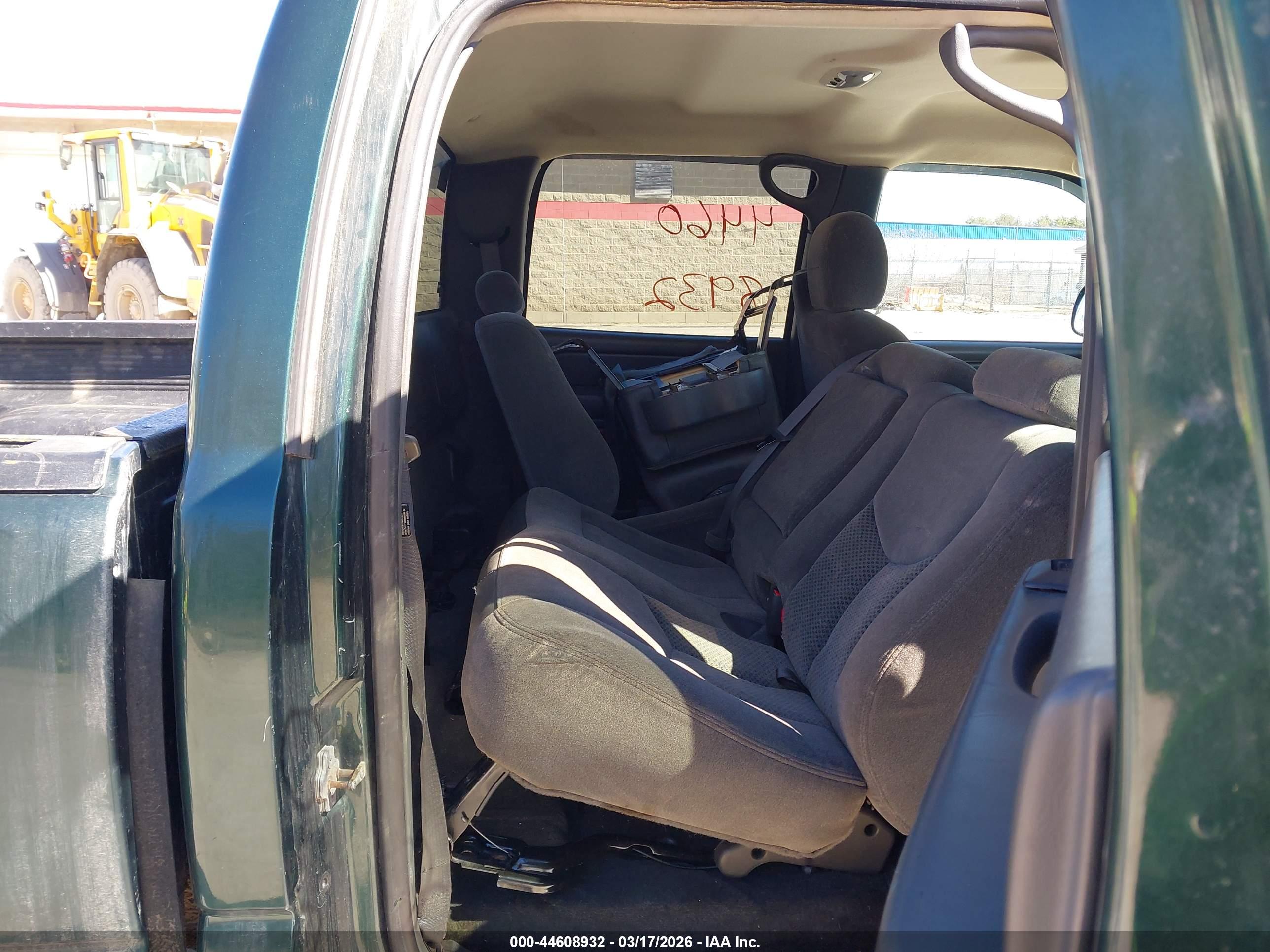 CHEVROLET SILVERADO image 8