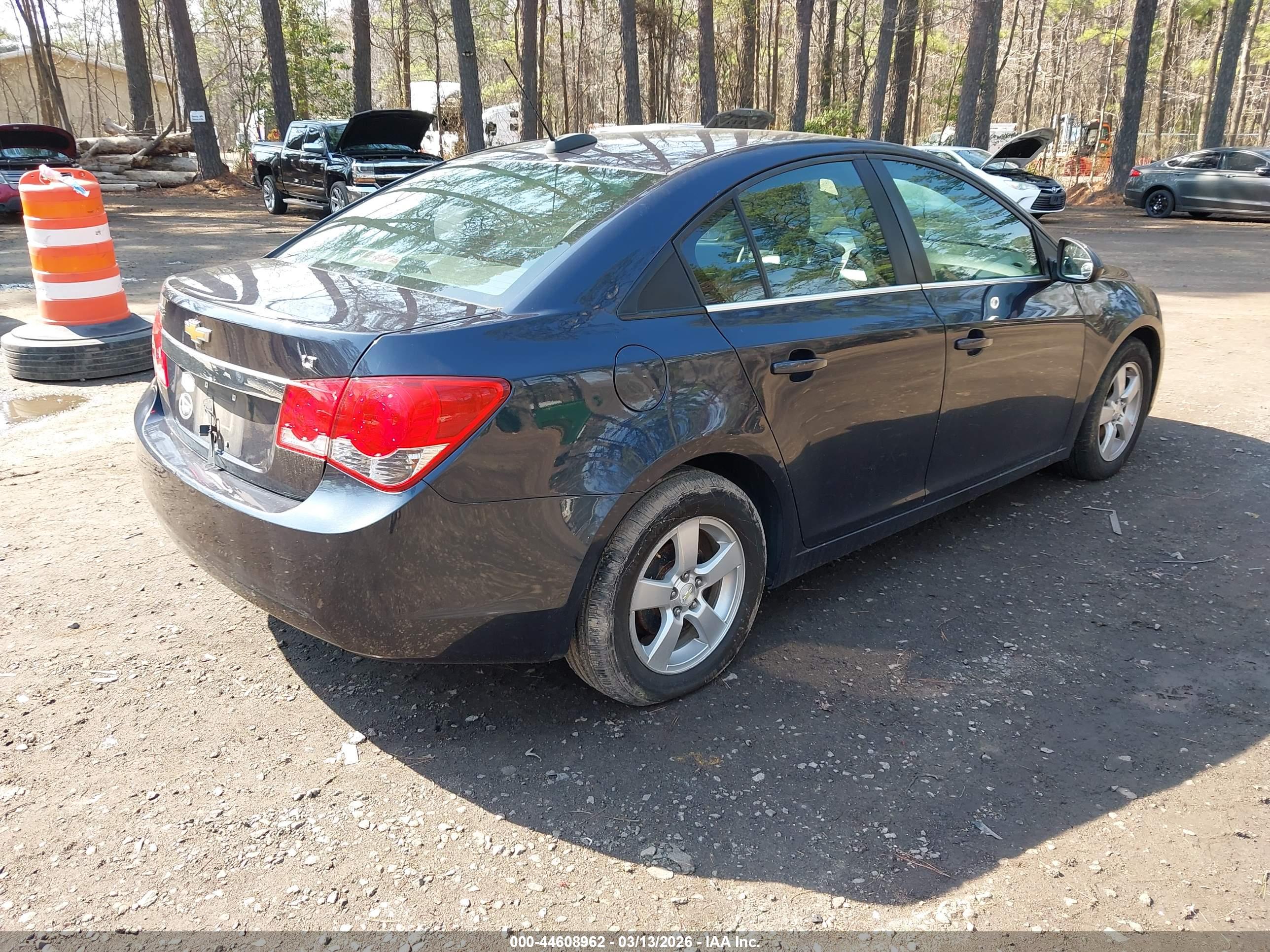CHEVROLET CRUZE image 4