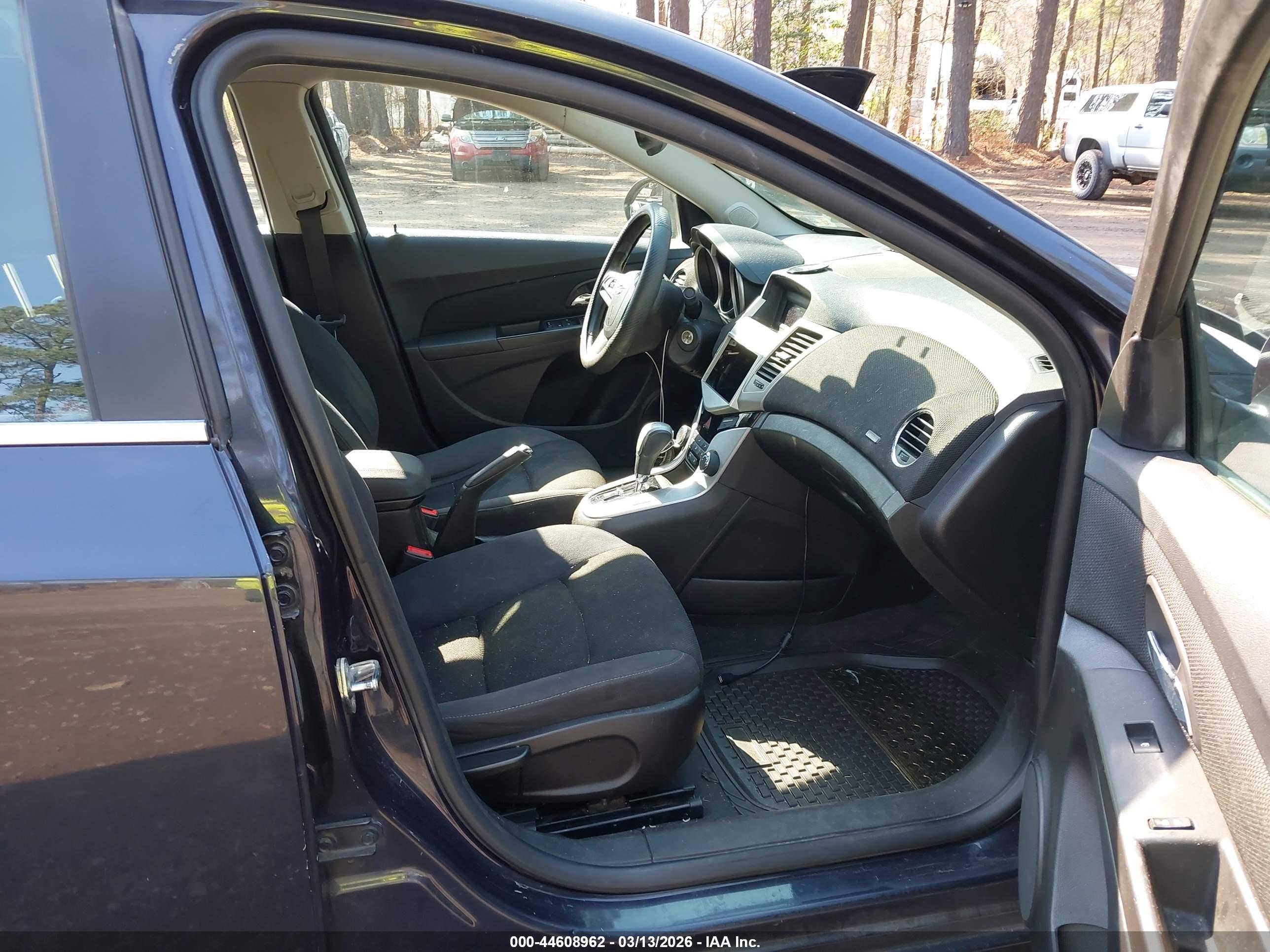 CHEVROLET CRUZE image 5
