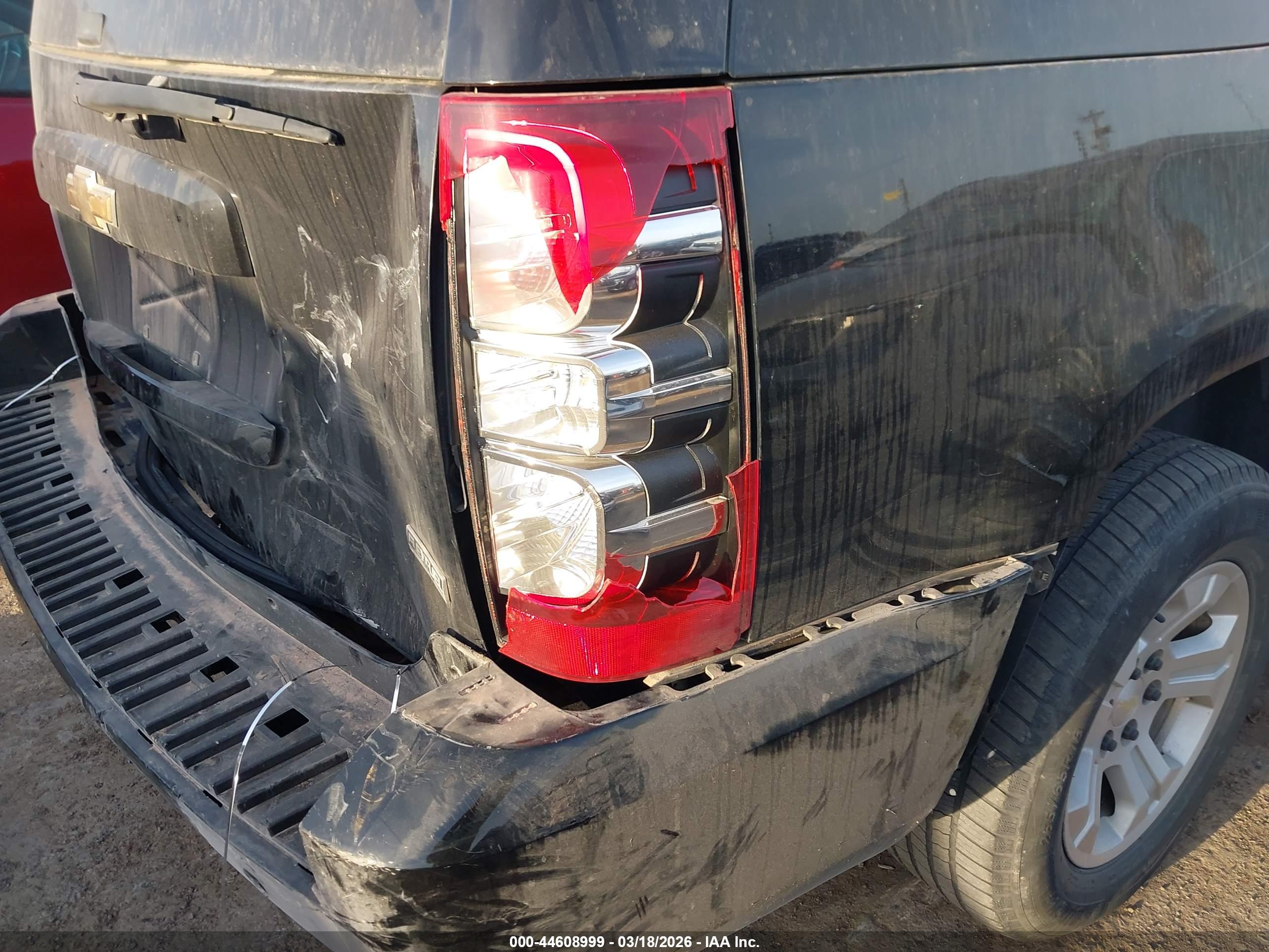 CHEVROLET TAHOE image 6