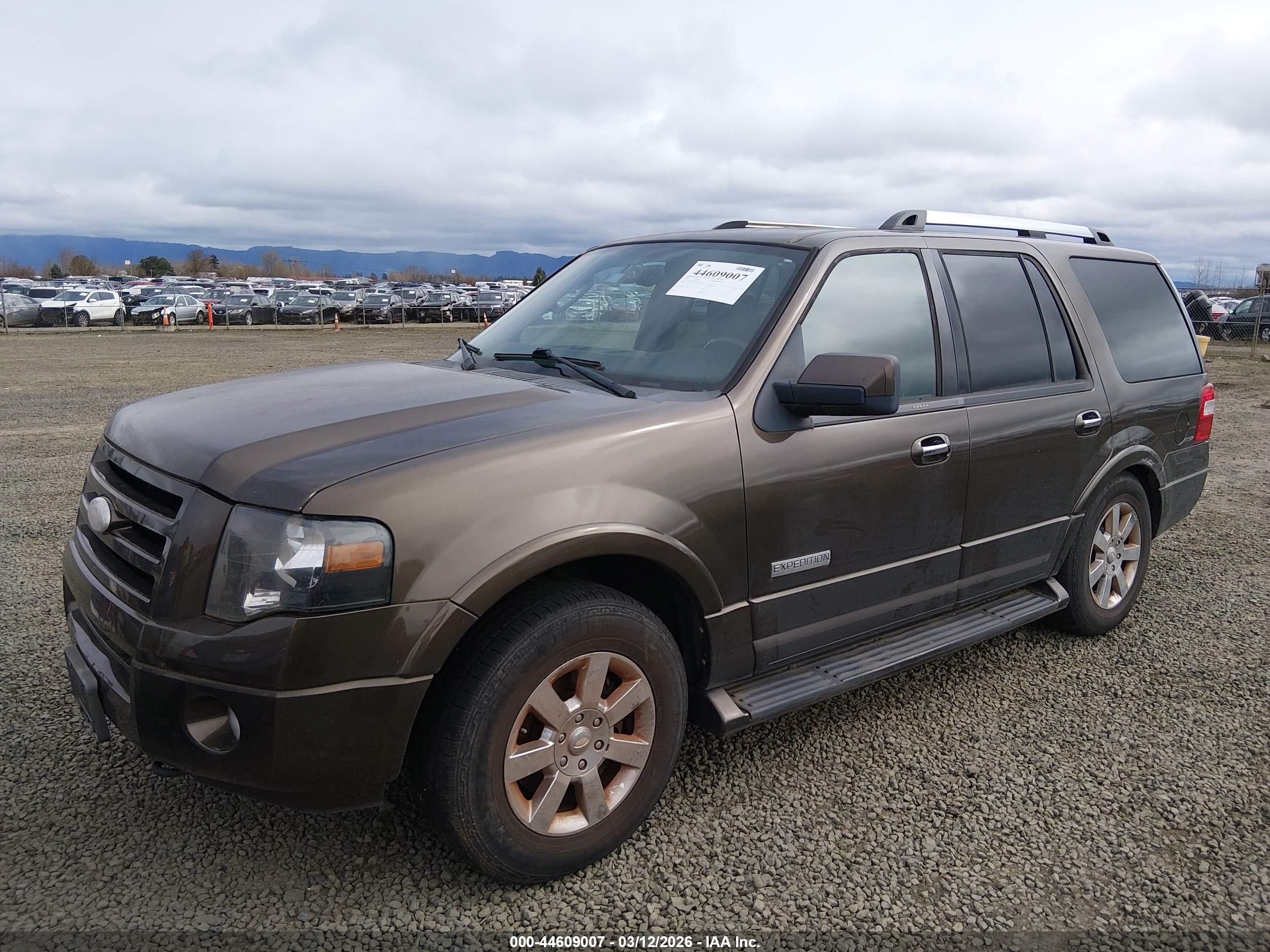 FORD EXPEDITION image 2