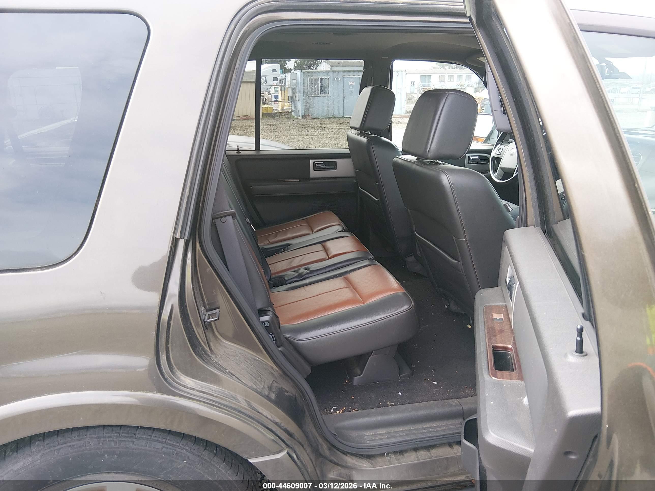 FORD EXPEDITION image 8