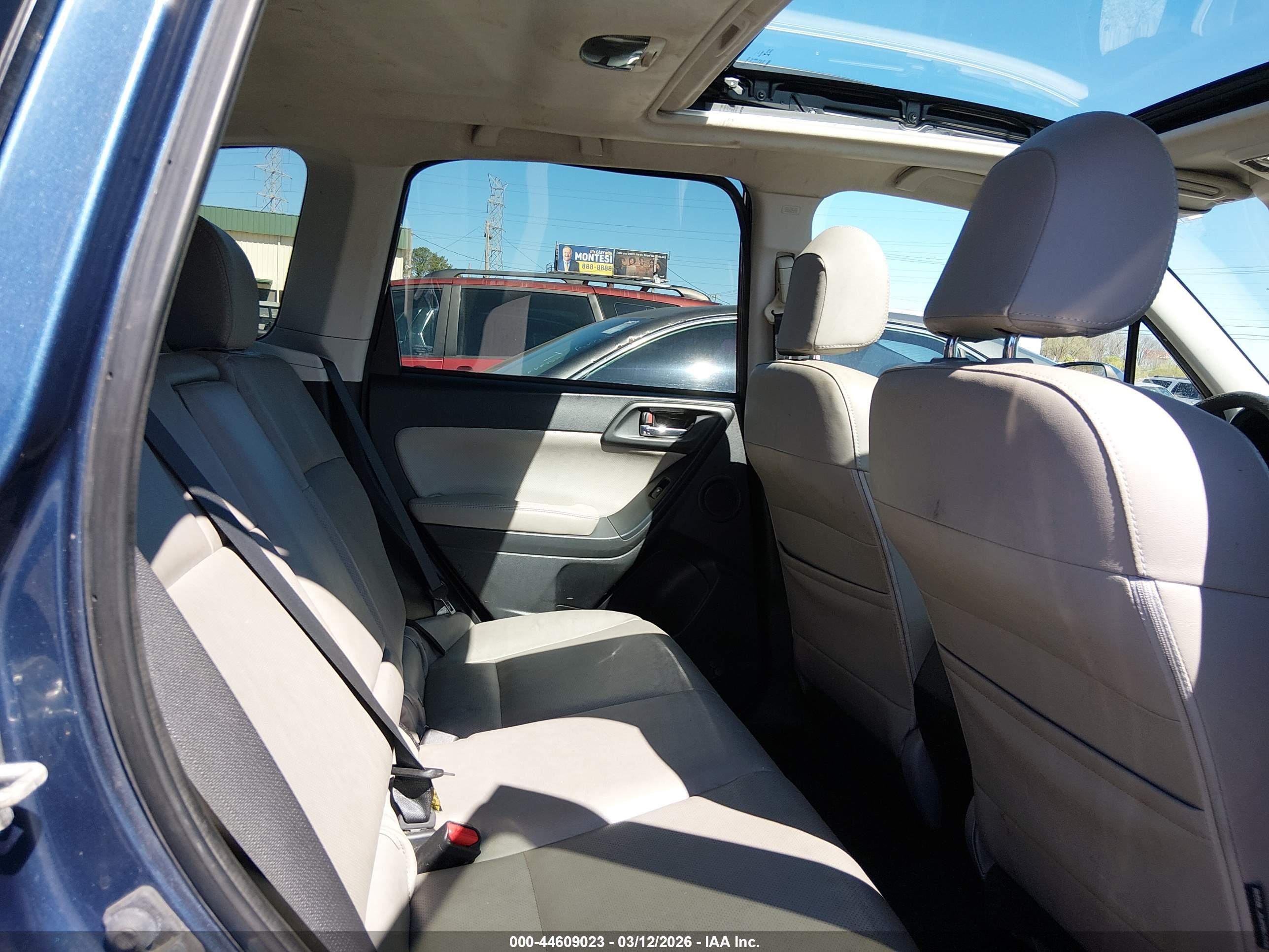 SUBARU FORESTER image 8