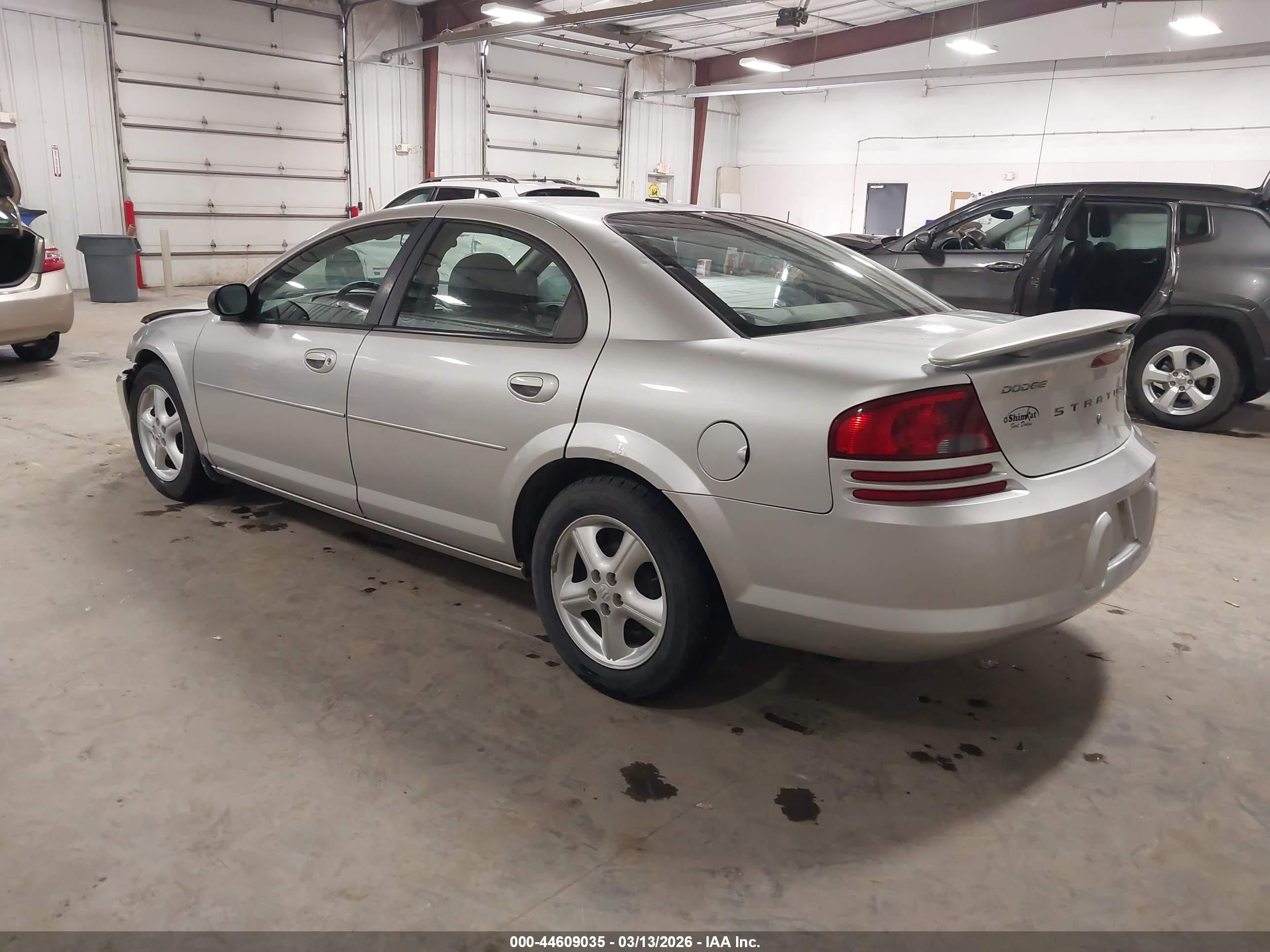 DODGE STRATUS image 3