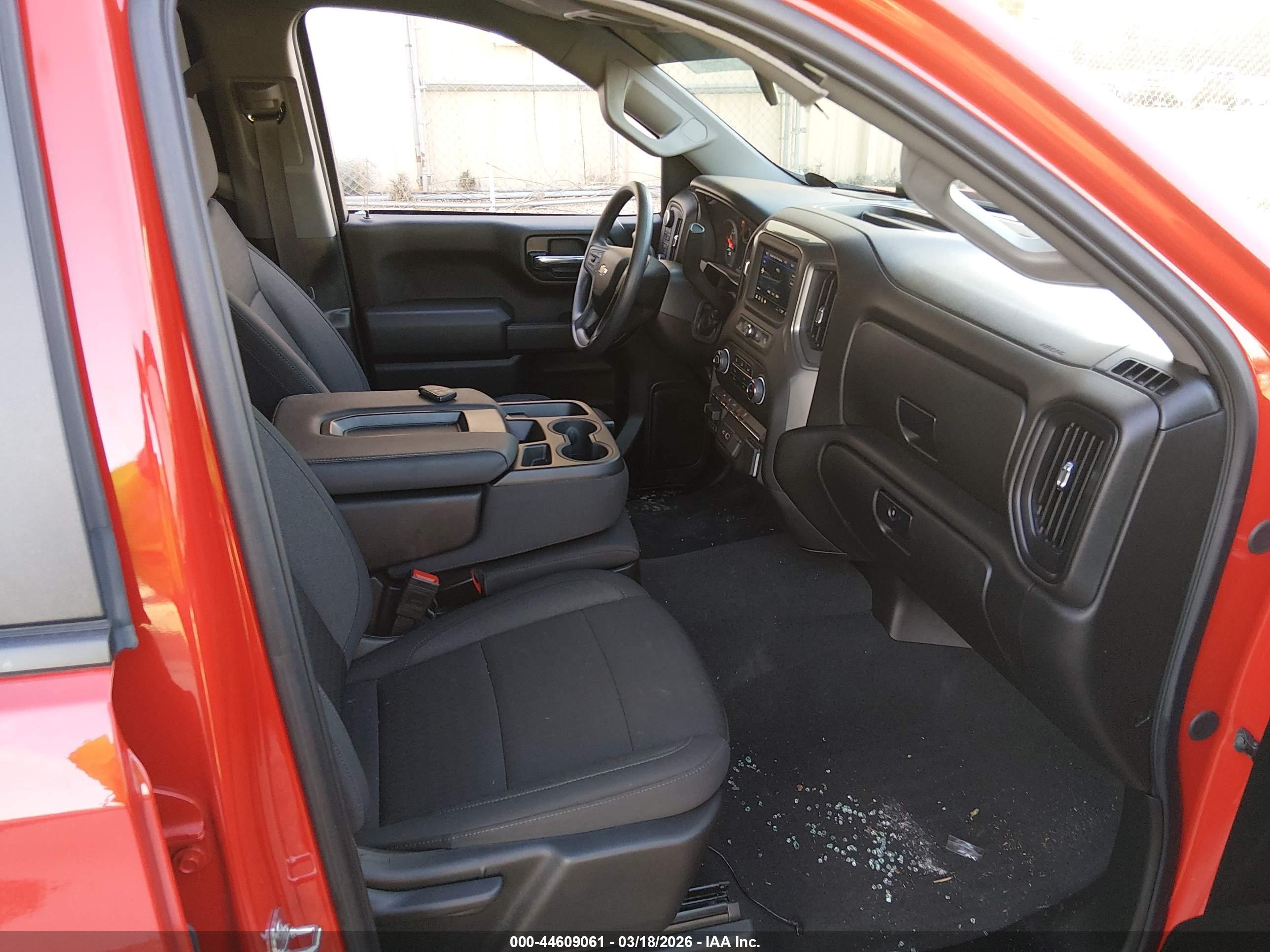 CHEVROLET SILVERADO image 5